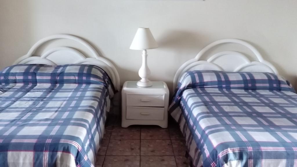 Ocean Front Room,141144762:JPEG