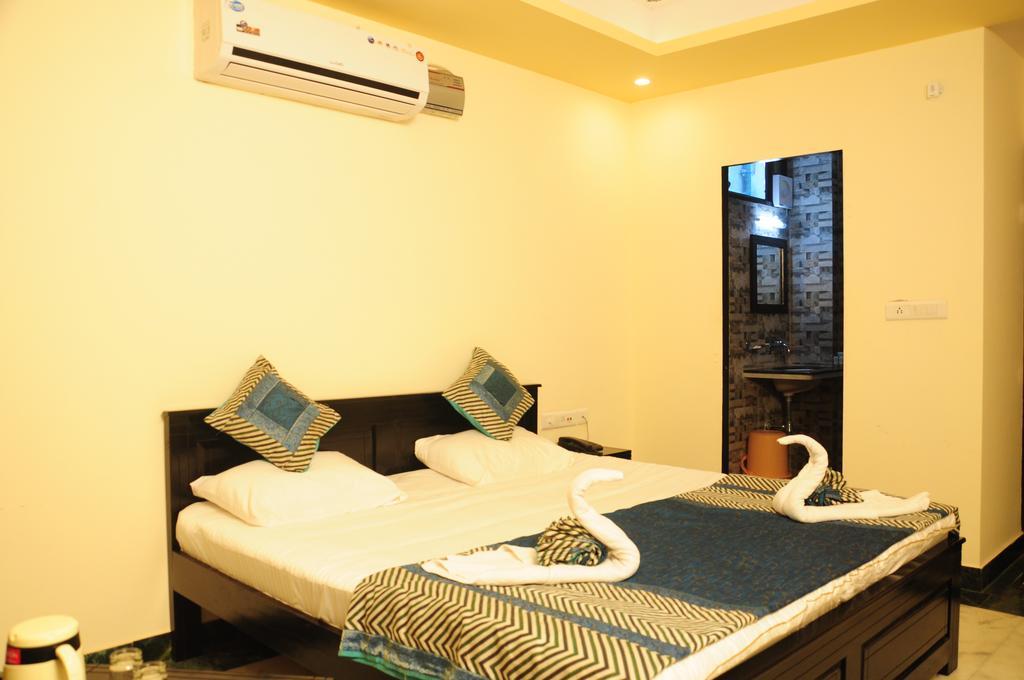 Budget Double Room,141457497:JPEG