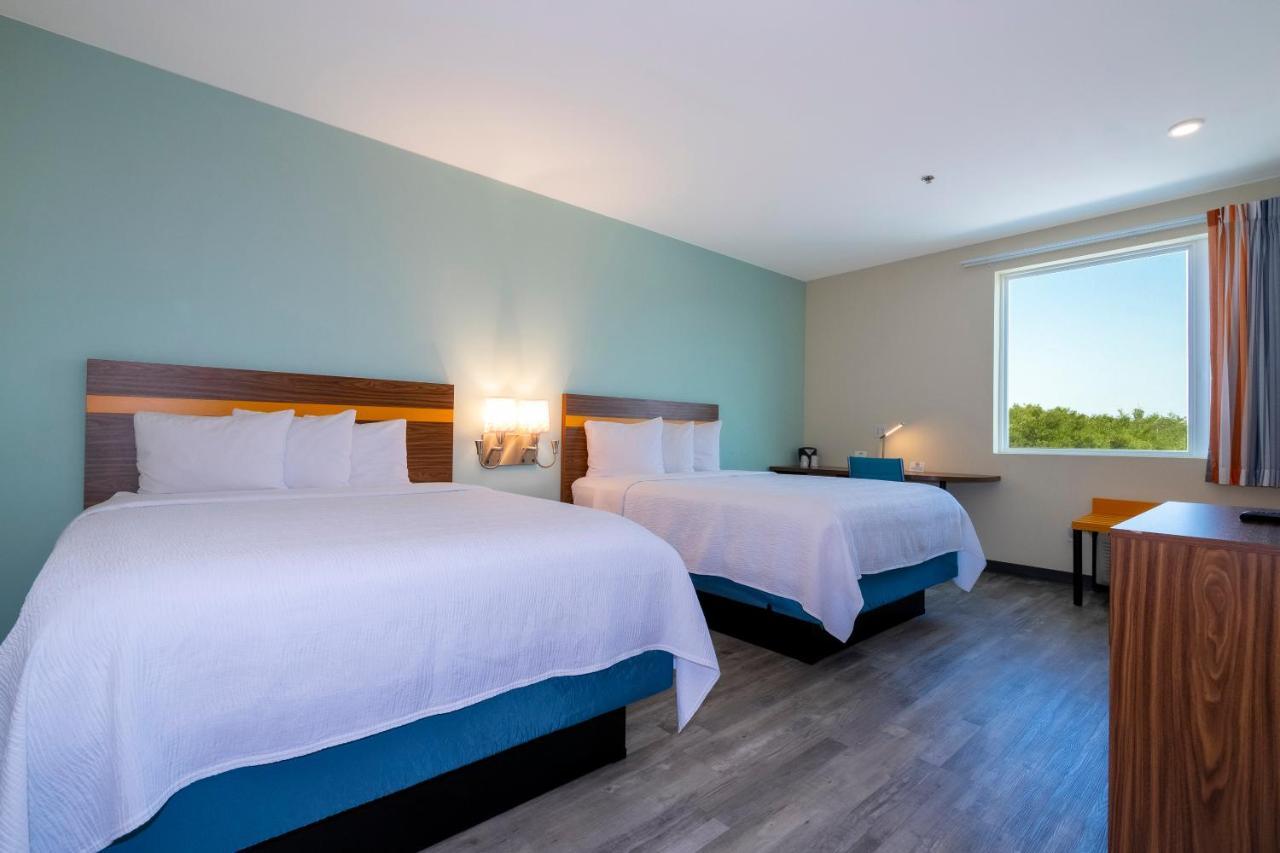 Business Room with Two Queen Beds Smoke Free,1558019512:JPEG