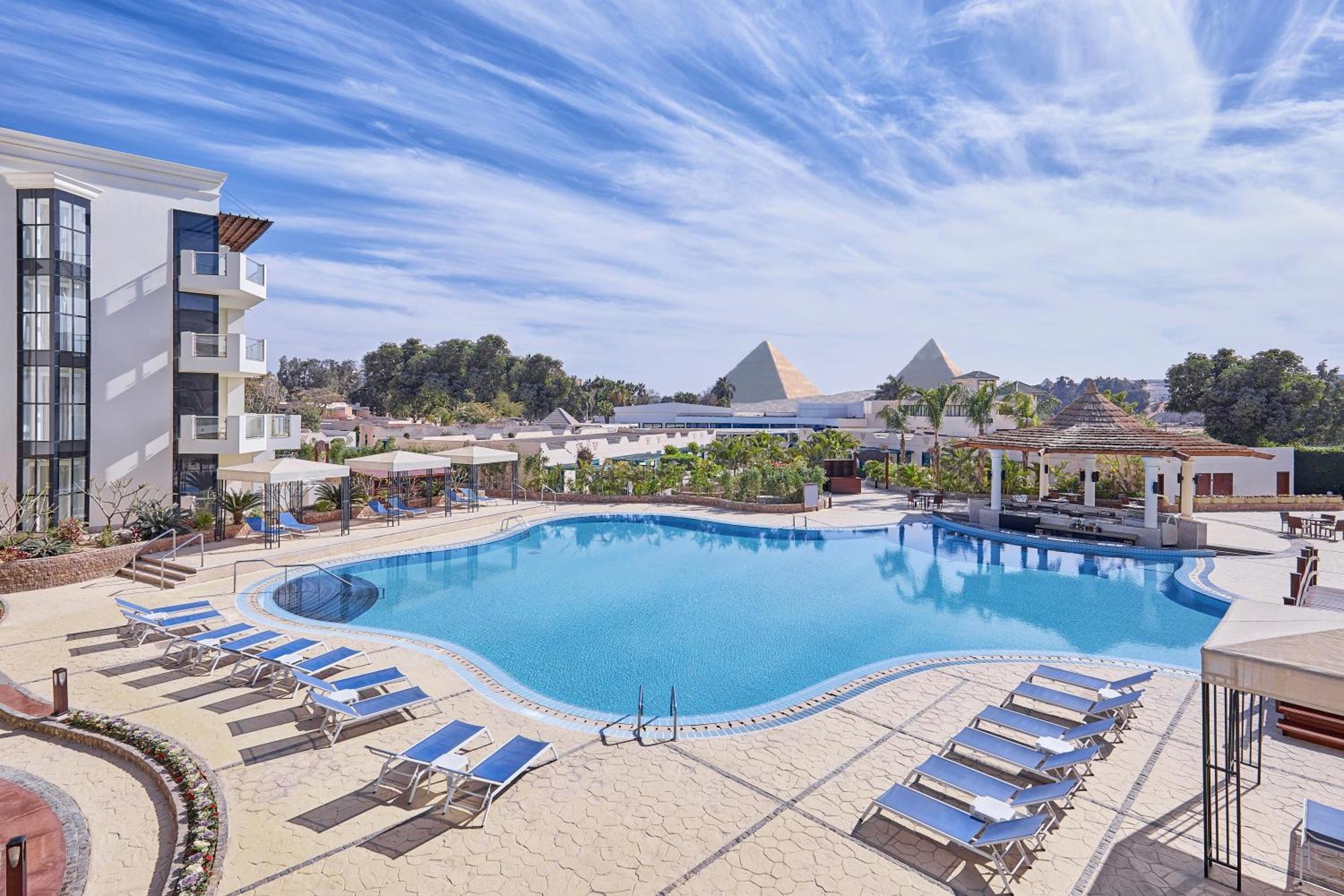 Deluxe Room - Pool View