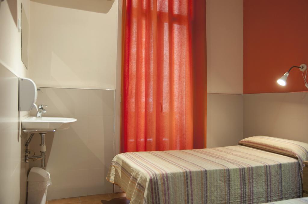 Habitación Individual con baño compartido