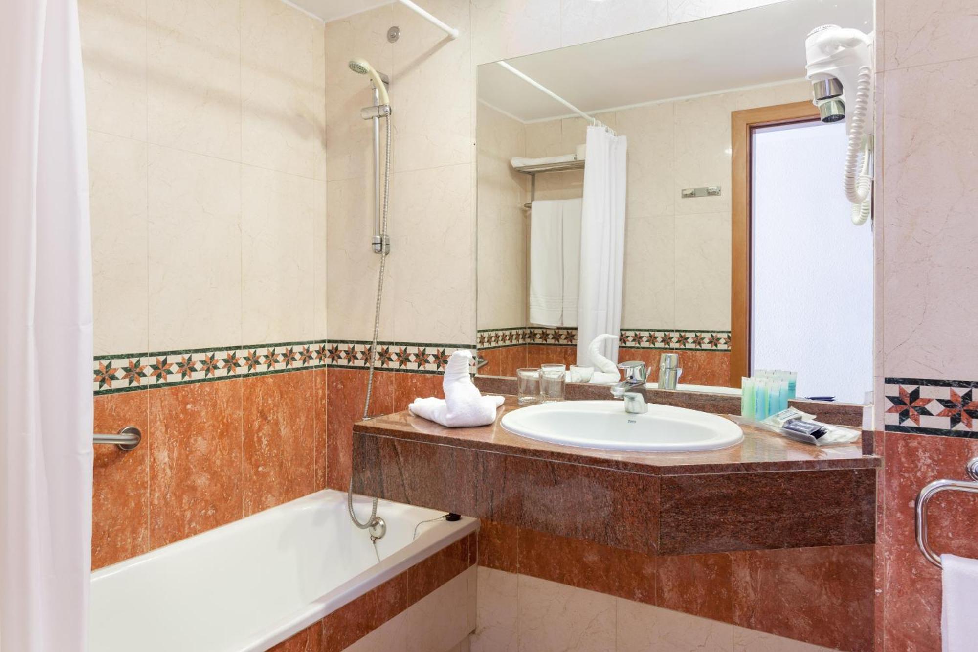 Habitación Doble Estándar (3 adultos)