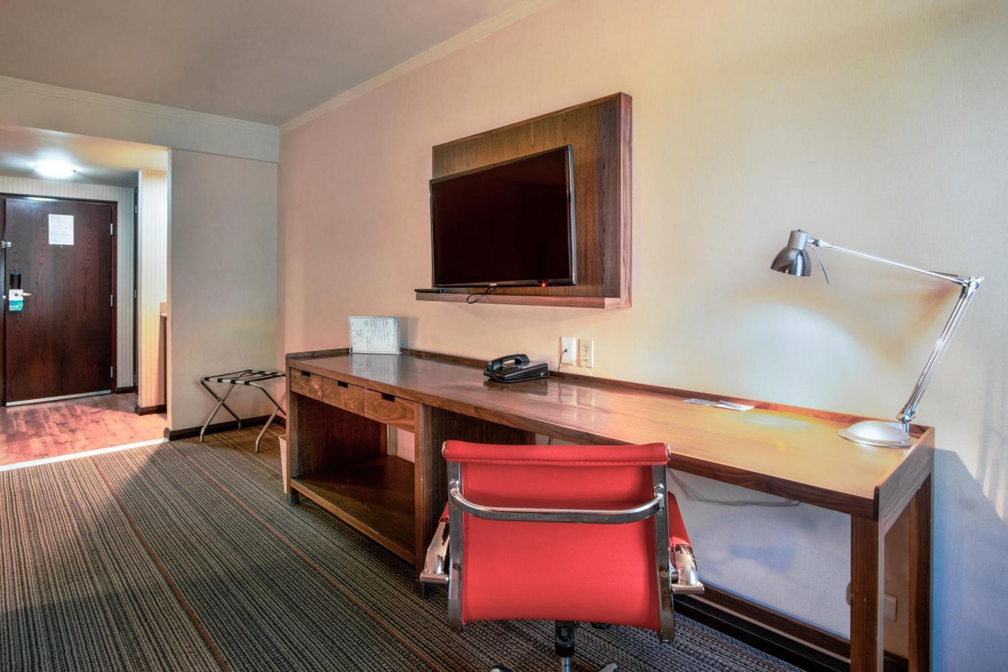 Deluxe King Guest Room, Guest room, 1 King