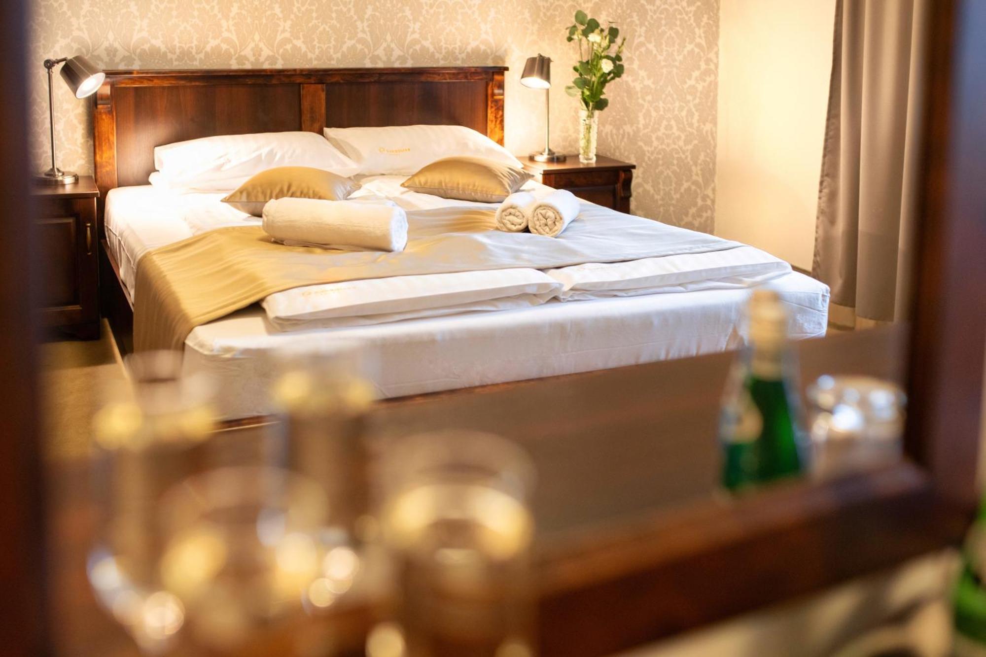 Double Room,1501093360:JPEG