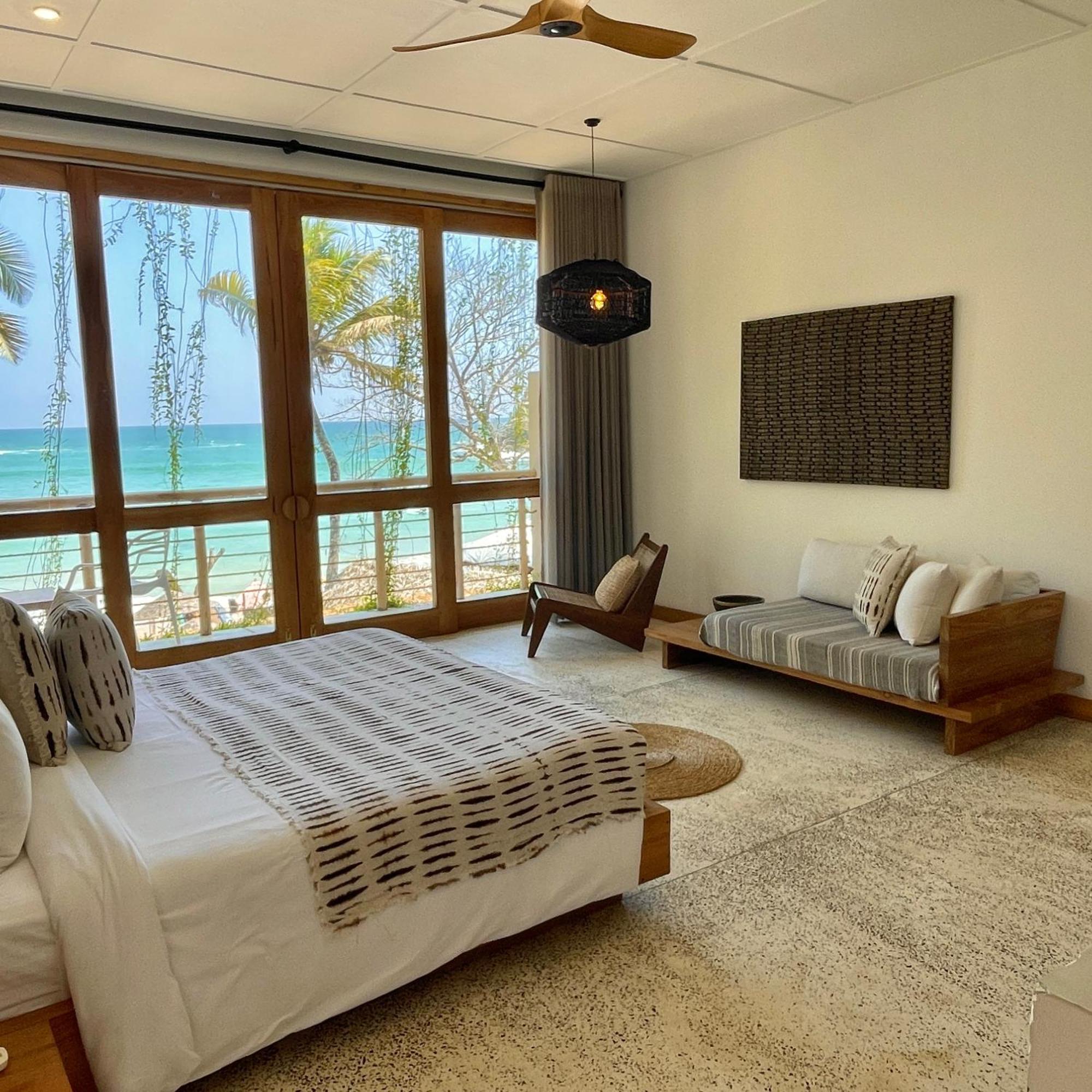 Kamer met Kingsize Bed en Uitzicht op Zee