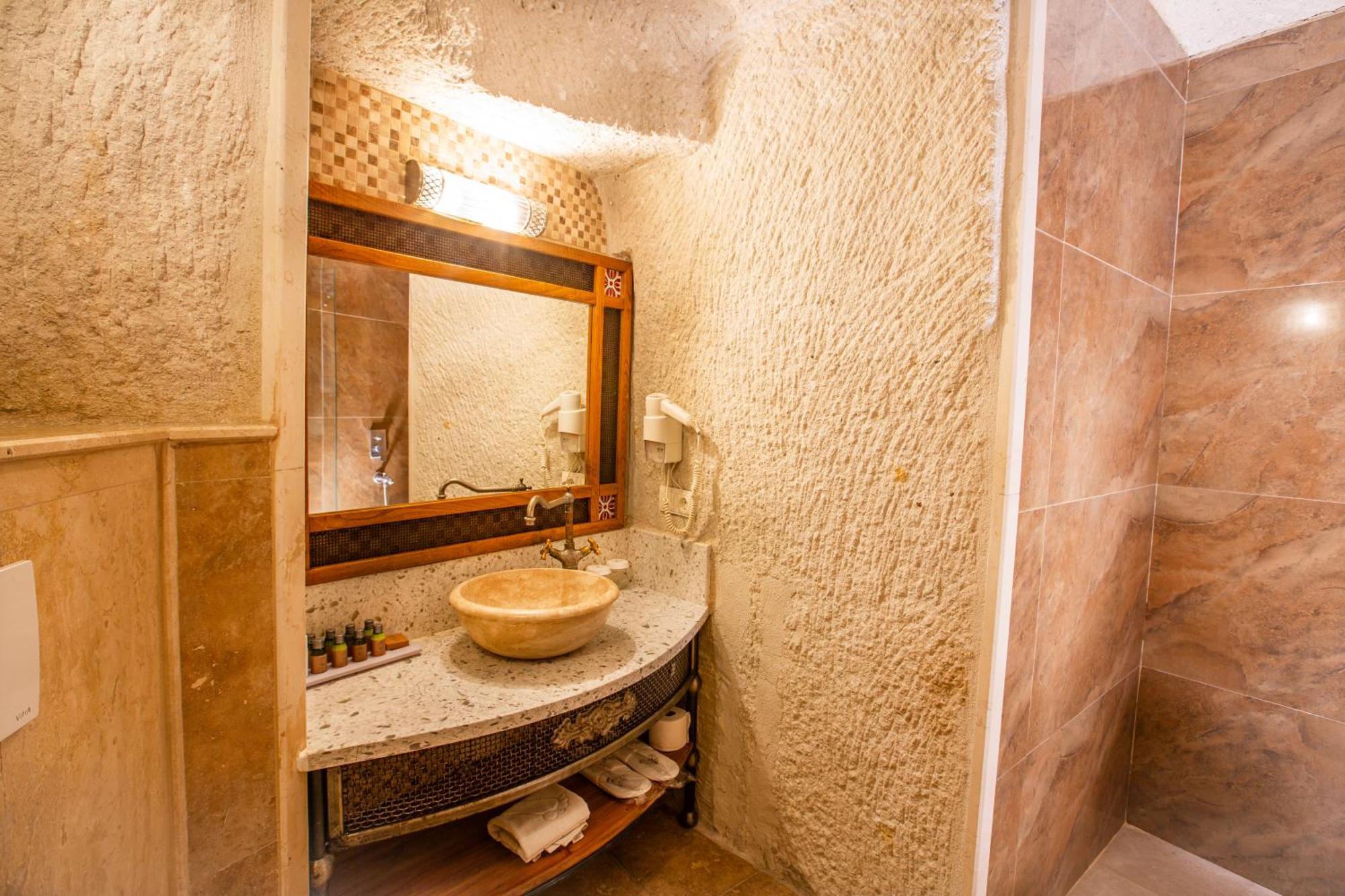 Standard Cave Zimmer