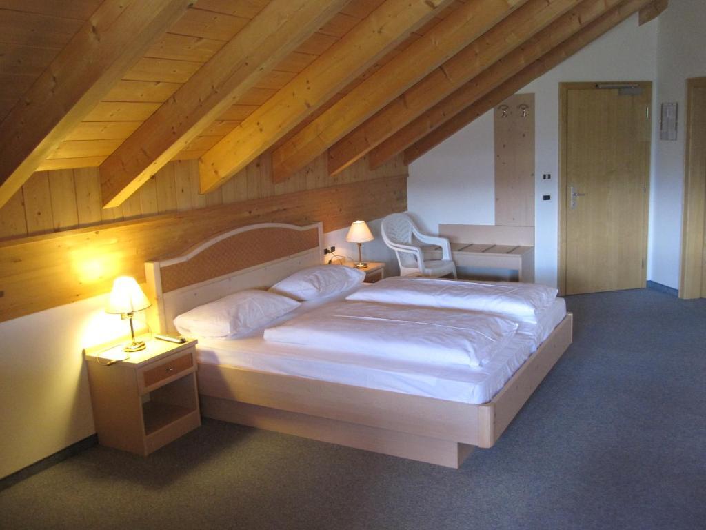 Loft with Balcony,15249316:JPEG