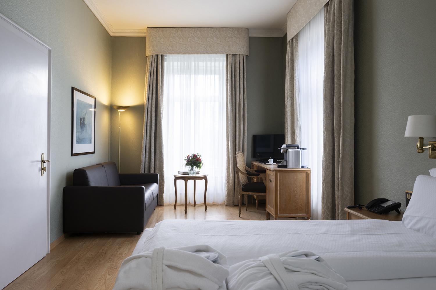Deluxe King Room with Mountain View,1529561233:JPEG
