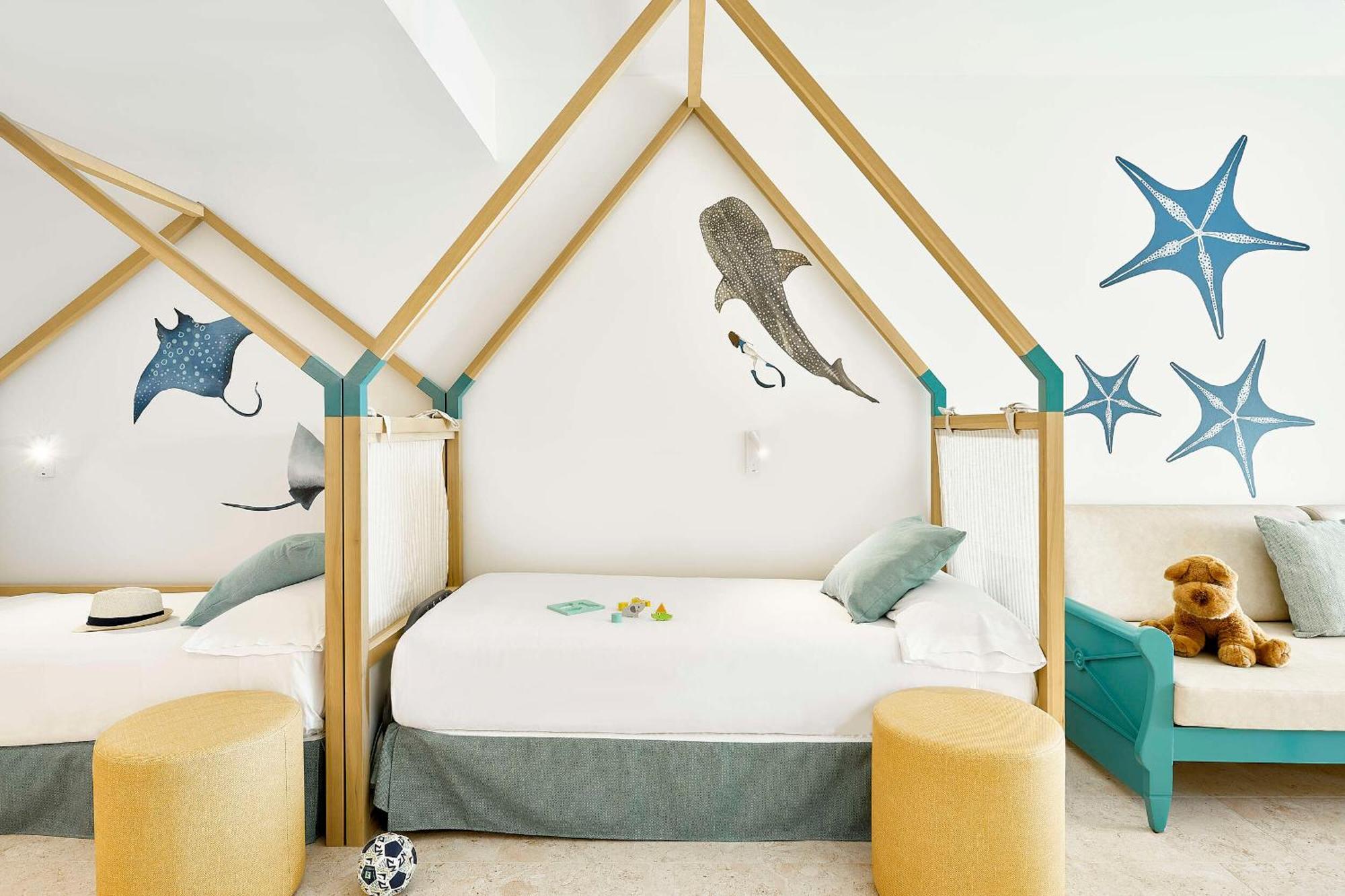 Familiesuite met Zijdelings Uitzicht op Zee