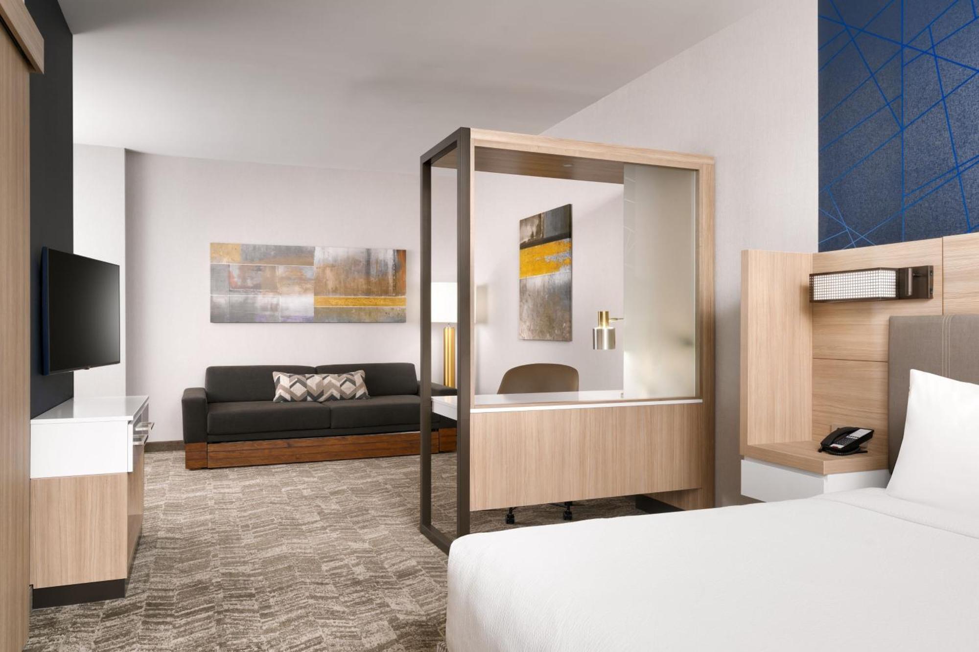 King Suite with Trundle Bed,1537523923:JPEG