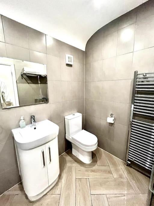 Superior One-Bedroom Apartment - First Floor,1538759362:JPEG