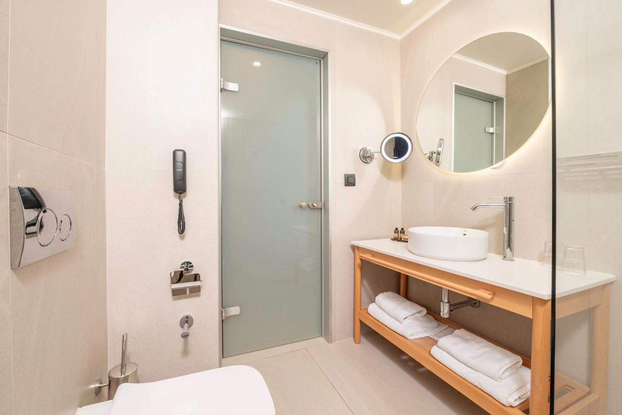 One-Bedroom Suite with Sea View,1543043923:JPEG