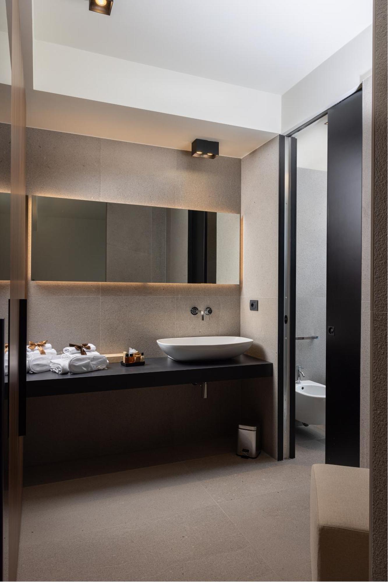 Deluxe Room,1546040647:JPEG