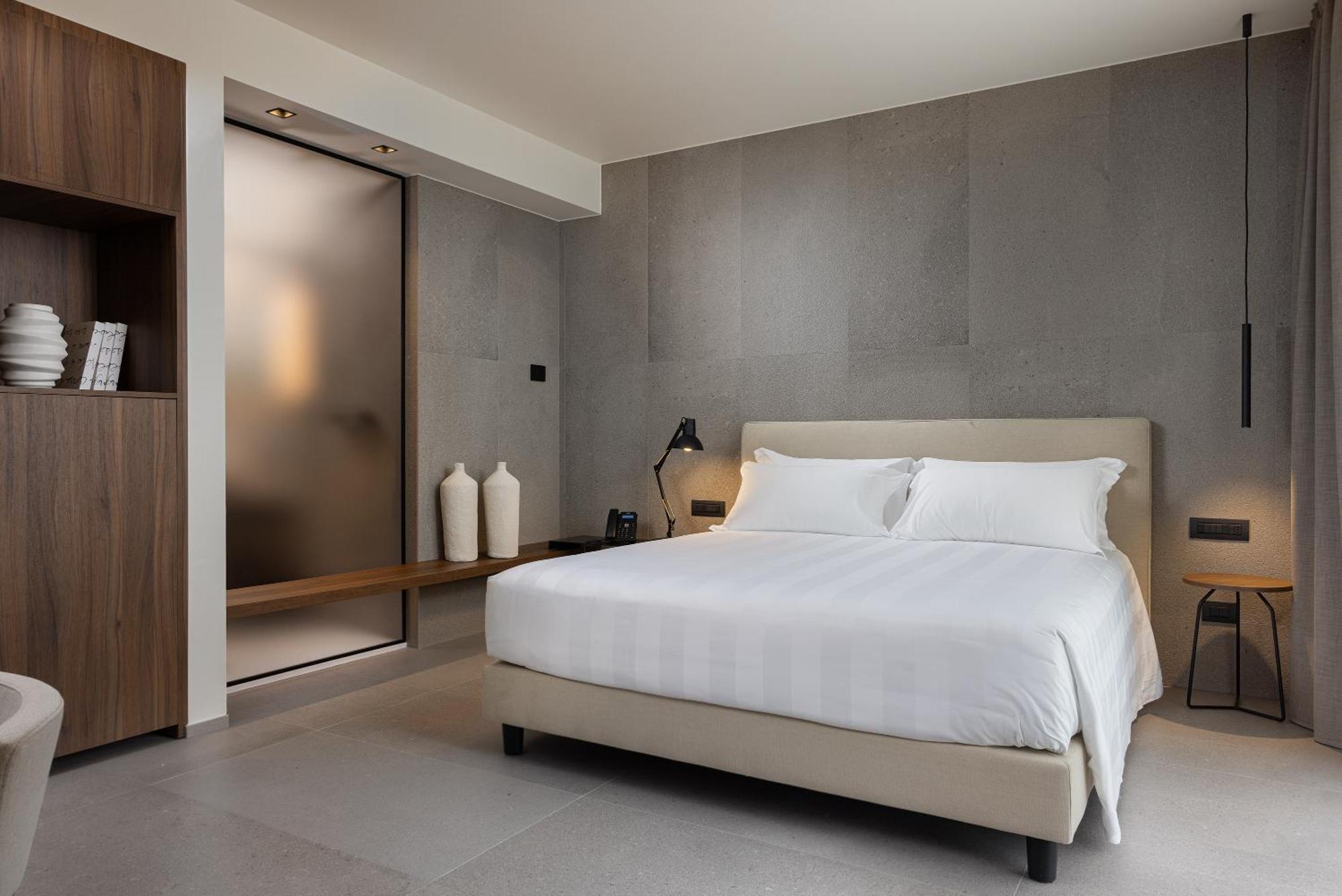 Deluxe Double Room with Sea View,1546040968:JPEG