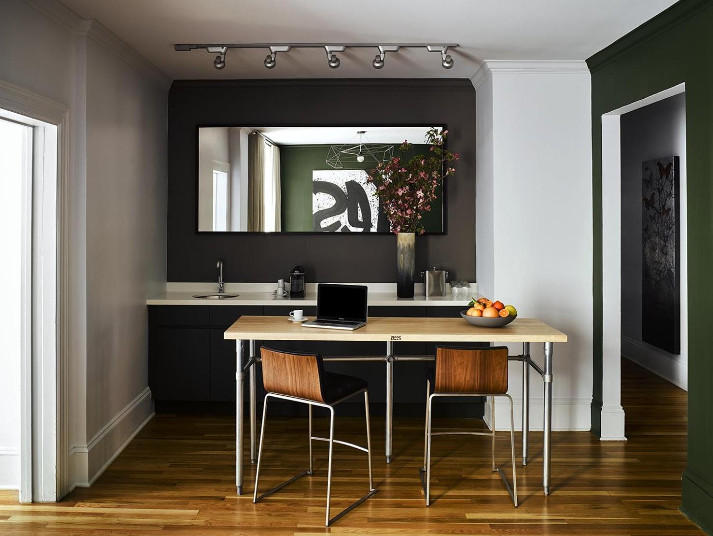 Deluxe King Suite,1550459212:JPEG