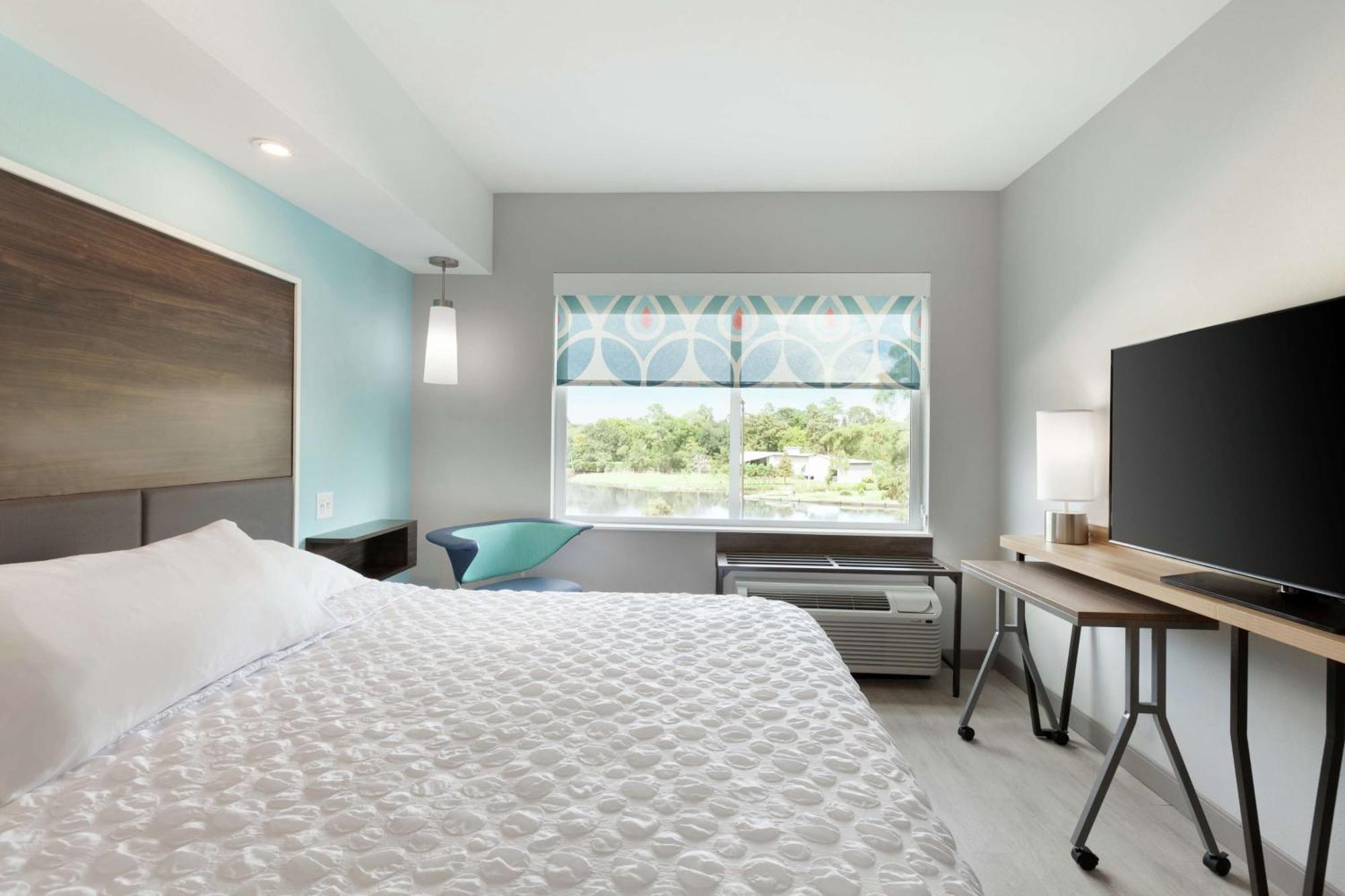 King Room with River View,1551446827:JPEG