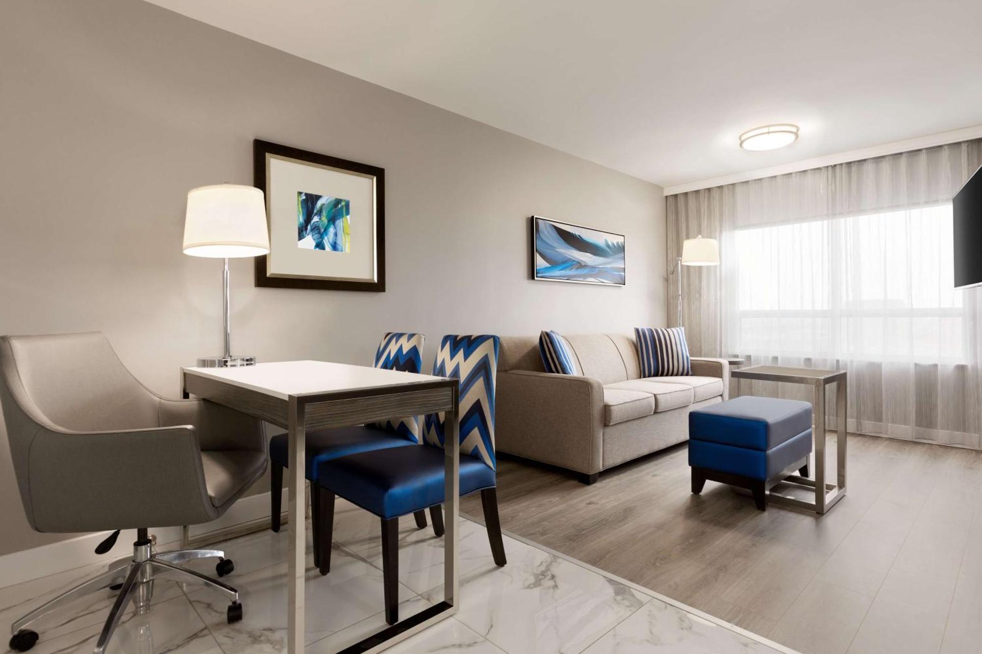 Two-Room King Suite,1551454585:JPEG