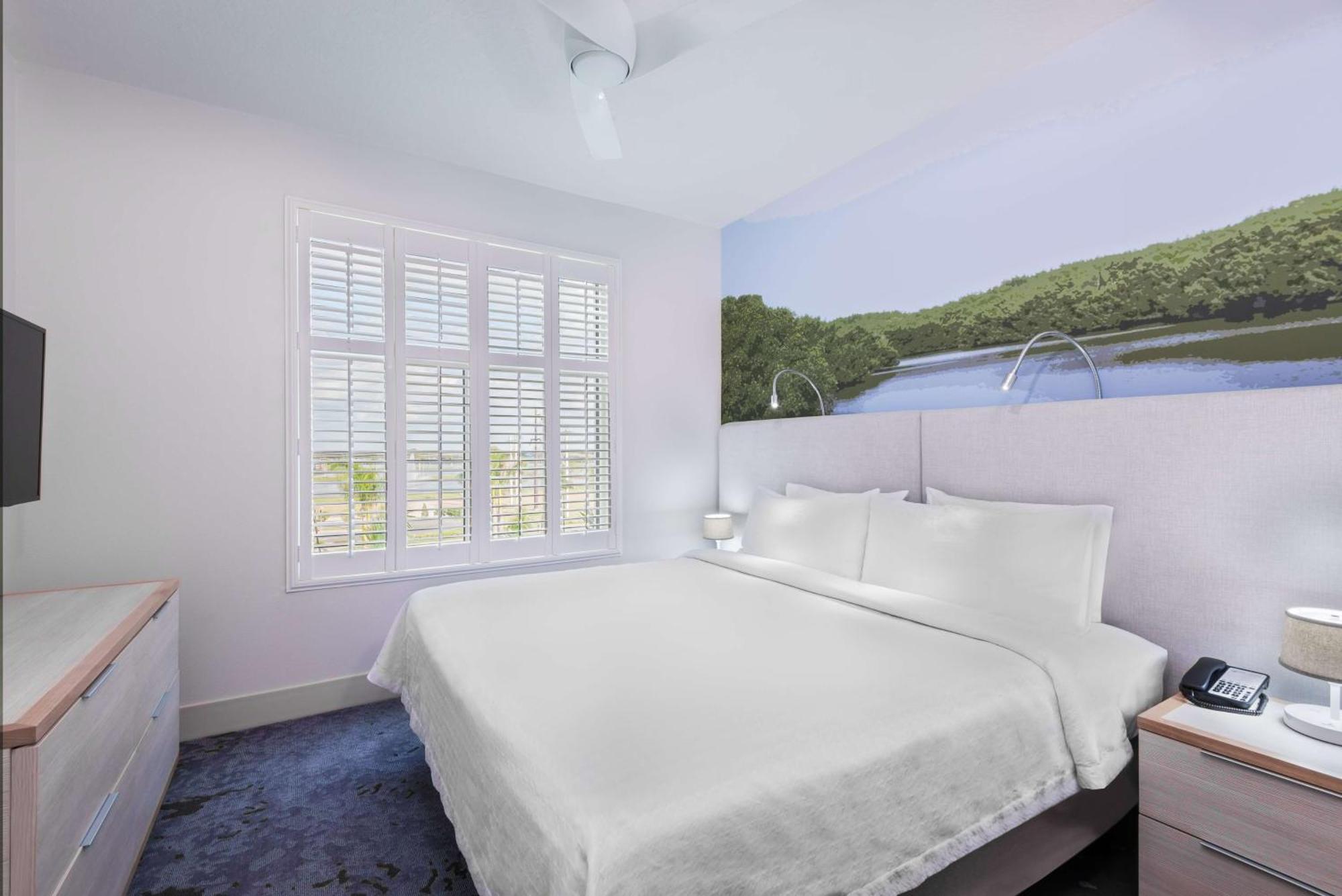 One-Bedroom King Suite - Non-Smoking,1552307659:JPEG