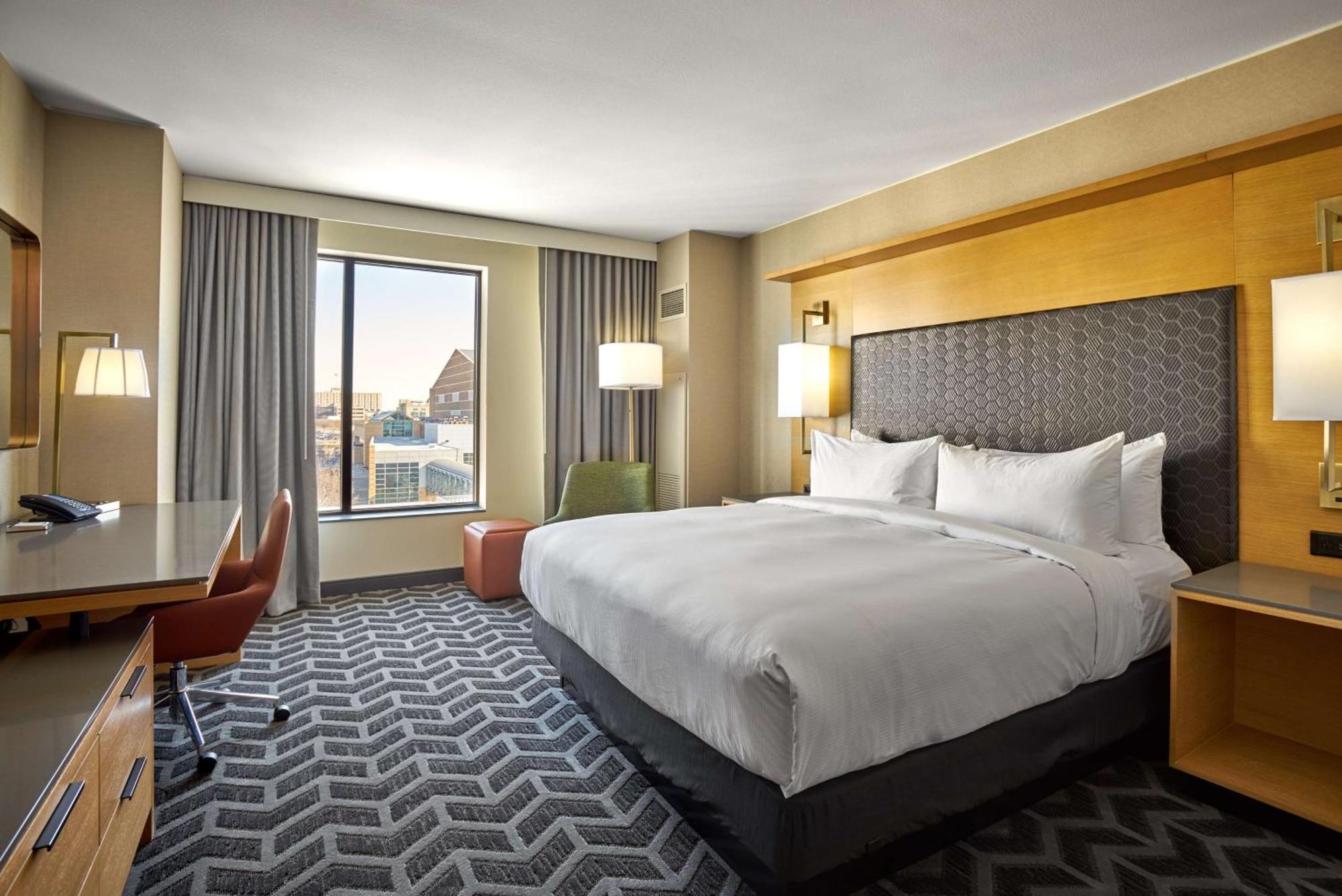 King Room,1552444153:JPEG