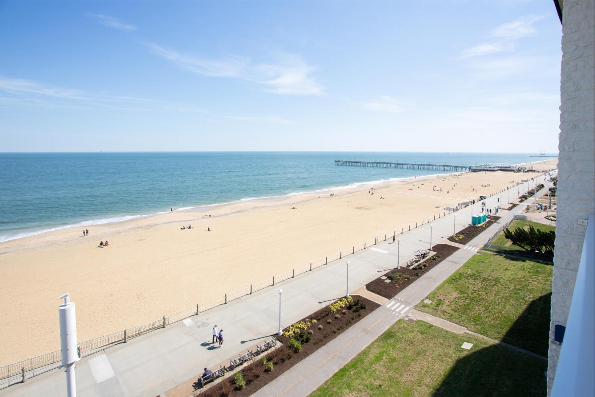Superior King Room - Non-Smoking - Oceanfront
