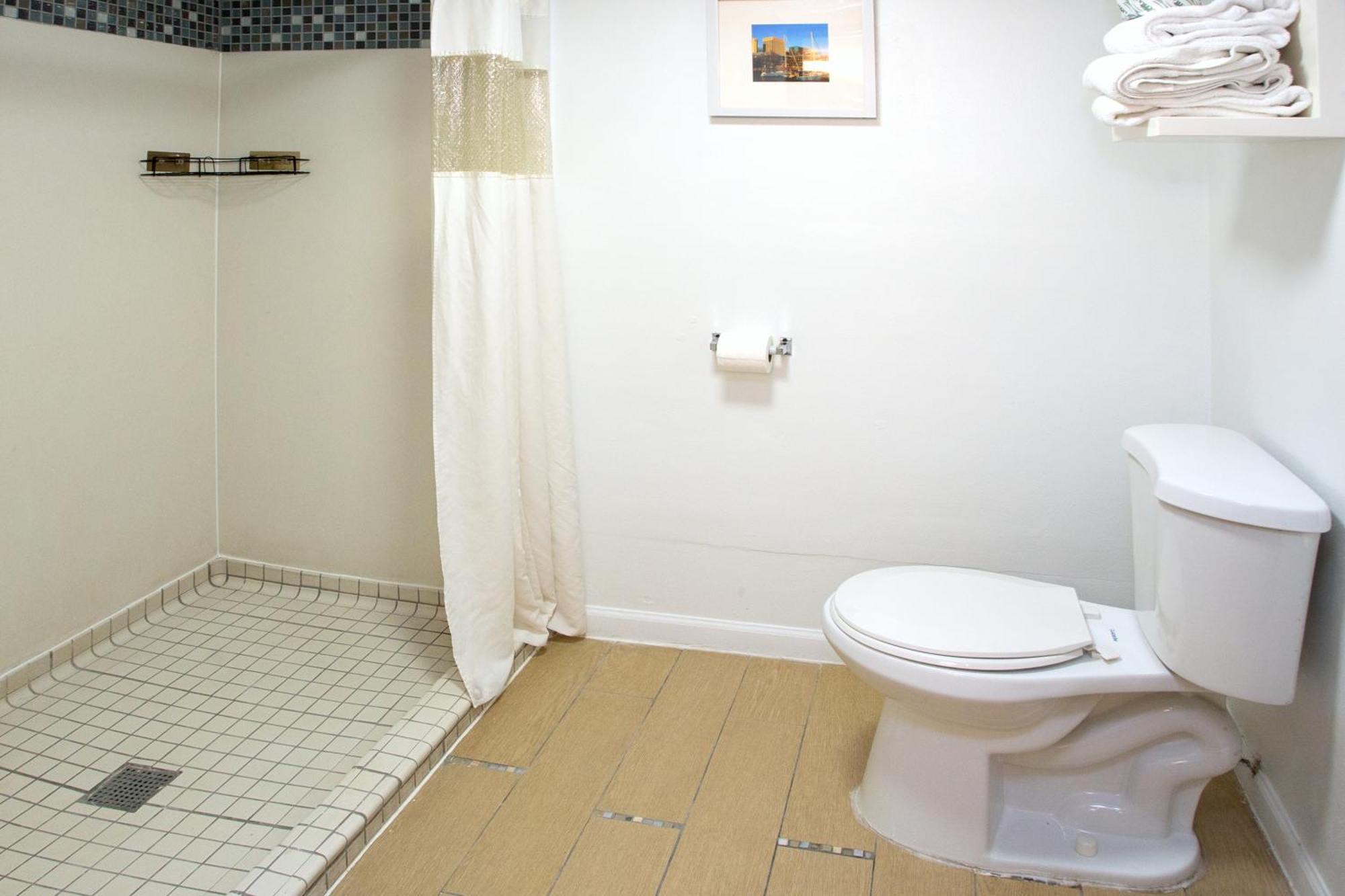 Deluxe King Room - Non-Smoking -Partial Ocean View