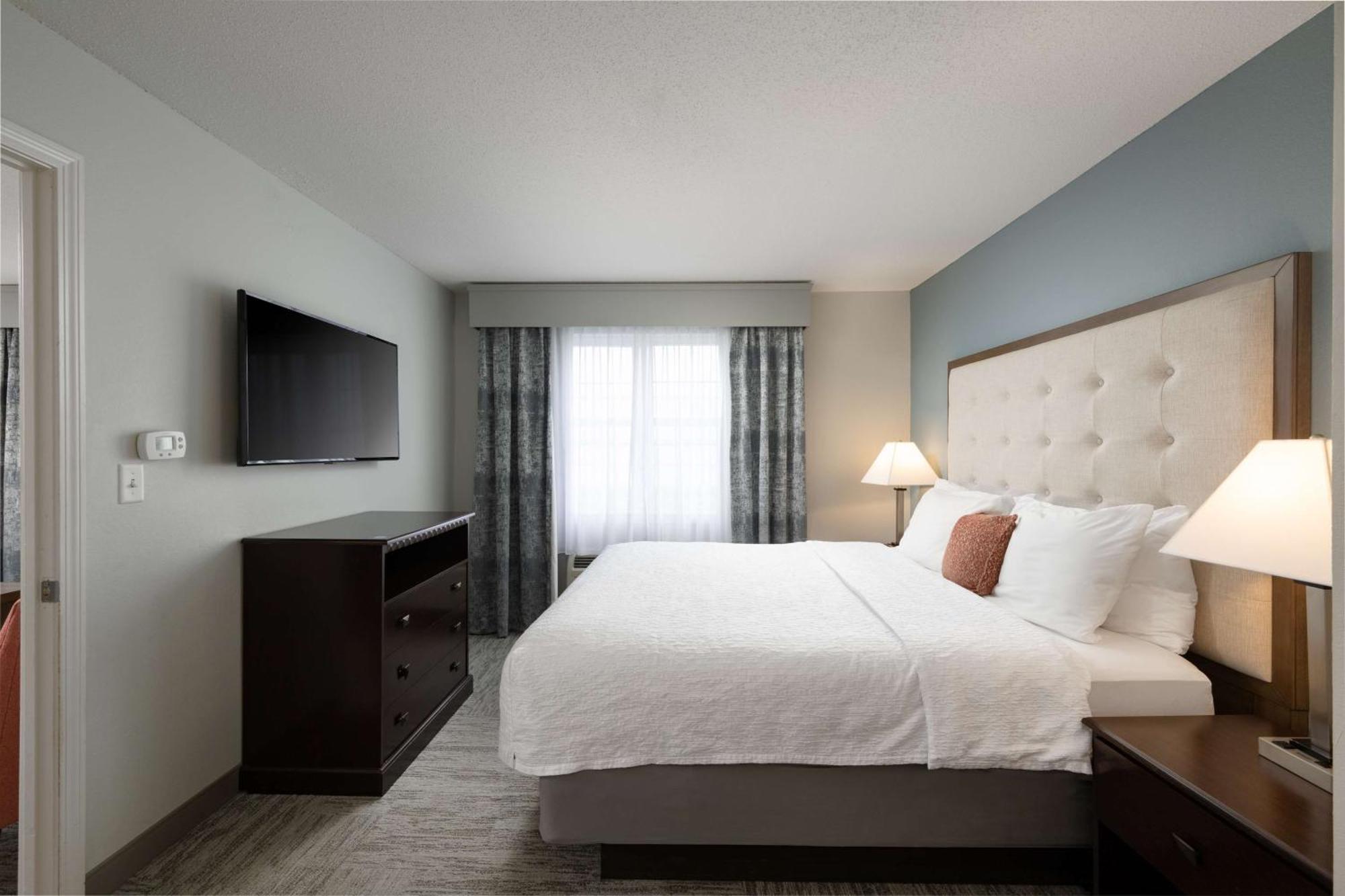 Two-Bedroom Suite - Non-Smoking,1583652395:JPEG