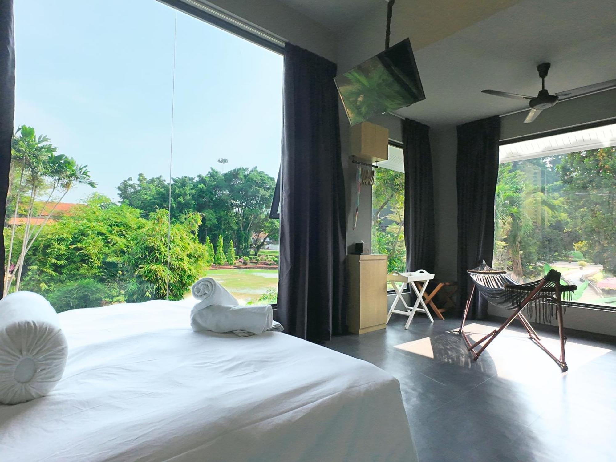 Suite with Garden View
