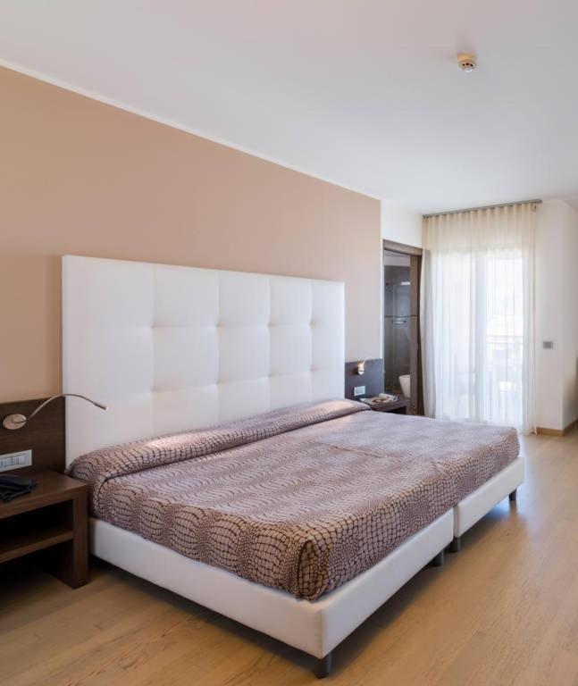 Superior Double or Twin Room,1594691306:JPEG