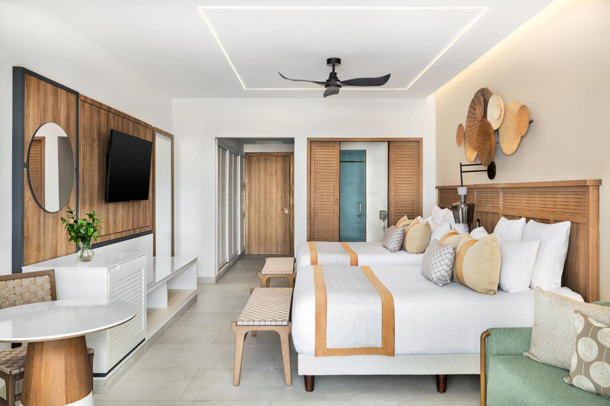 Junior Suite Pool View Double