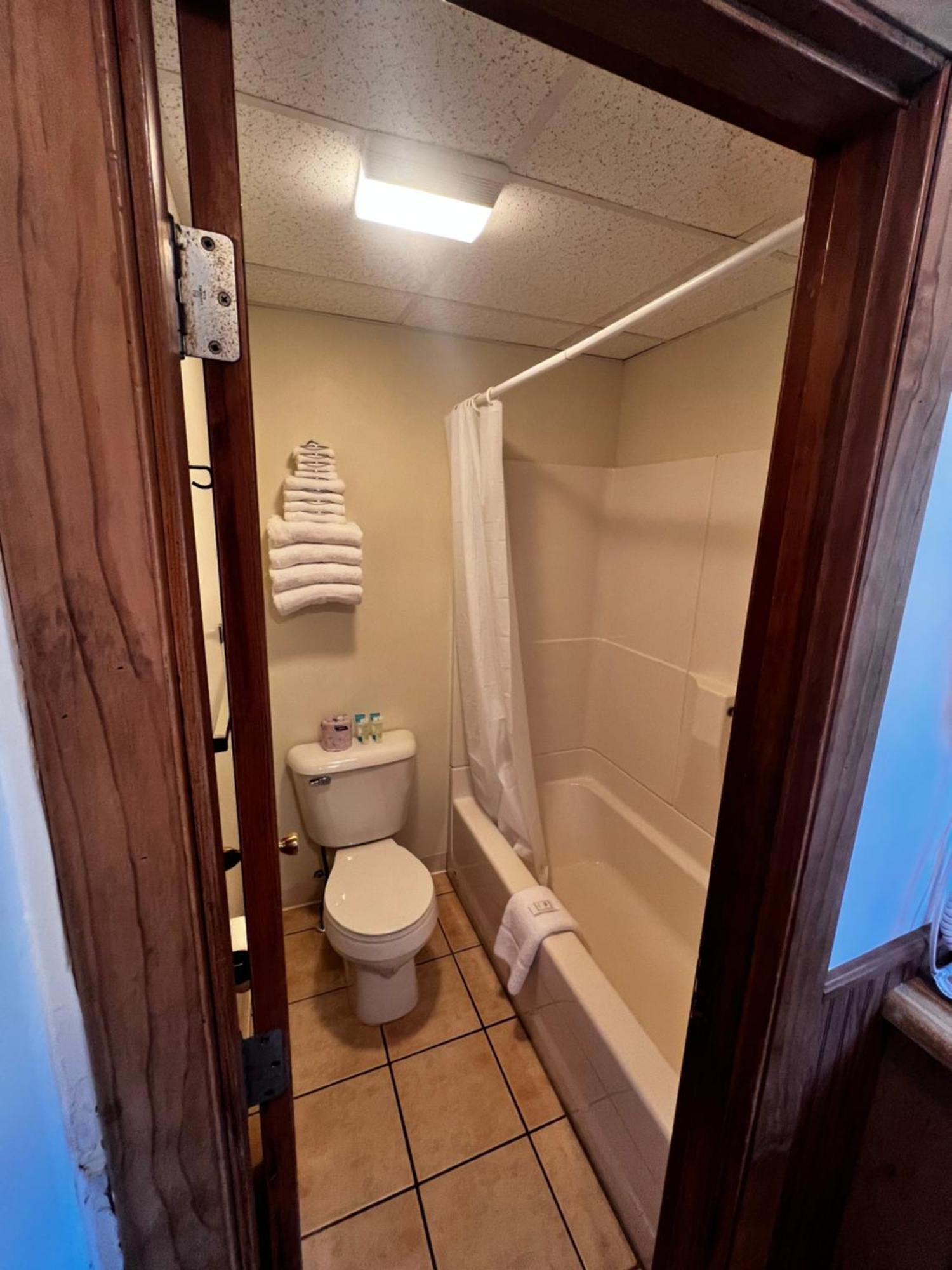 2 Double Beds Kitchenette,1598253713:JPEG