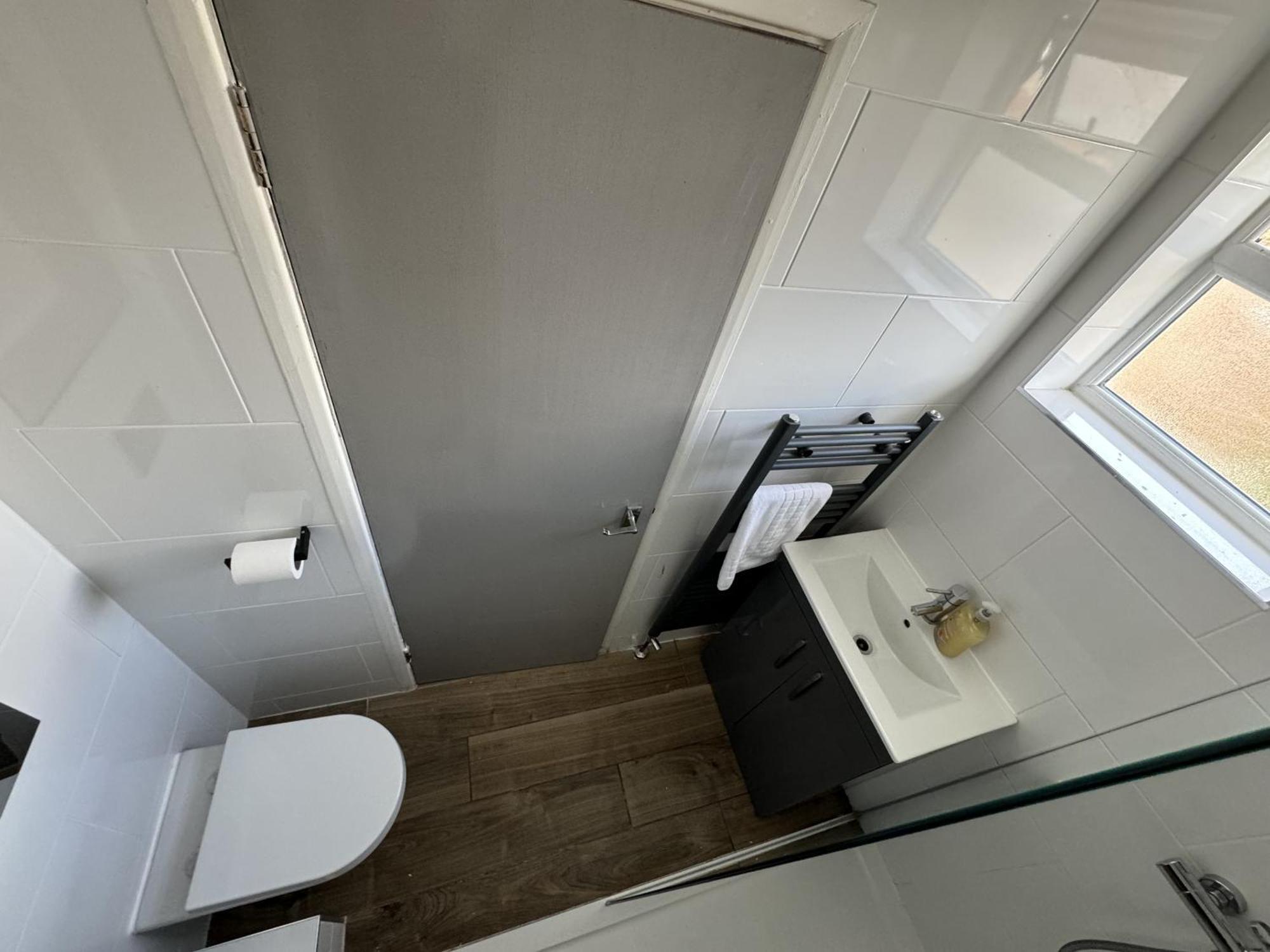Small Single Room,1602395218:JPEG