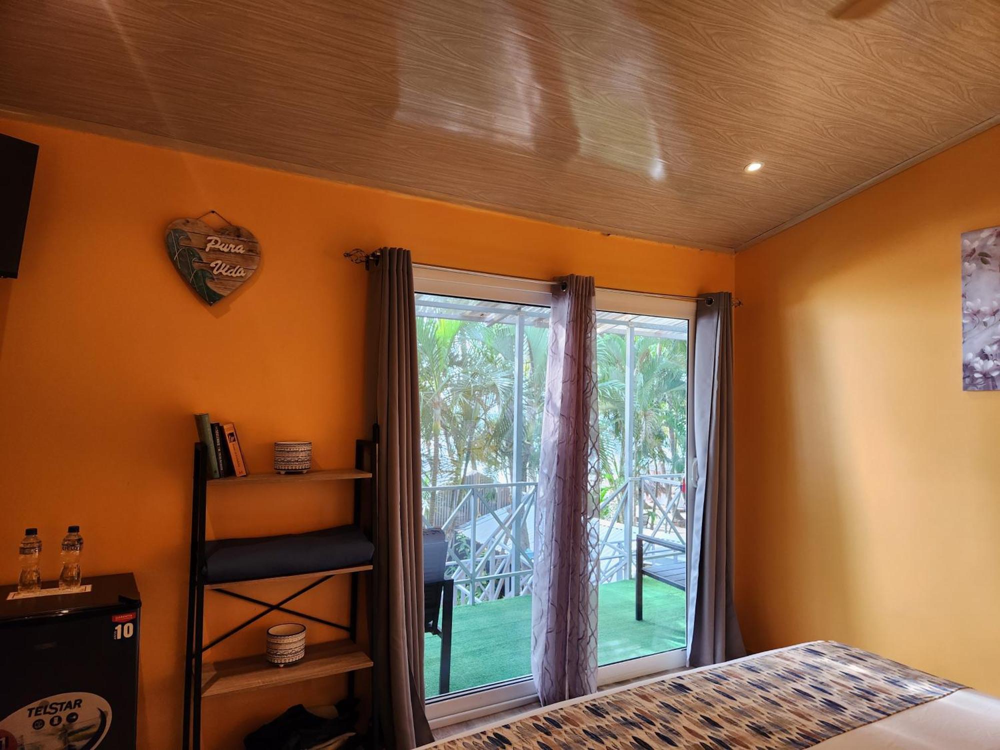 Habitación Doble Deluxe con balcón y vistas al mar
