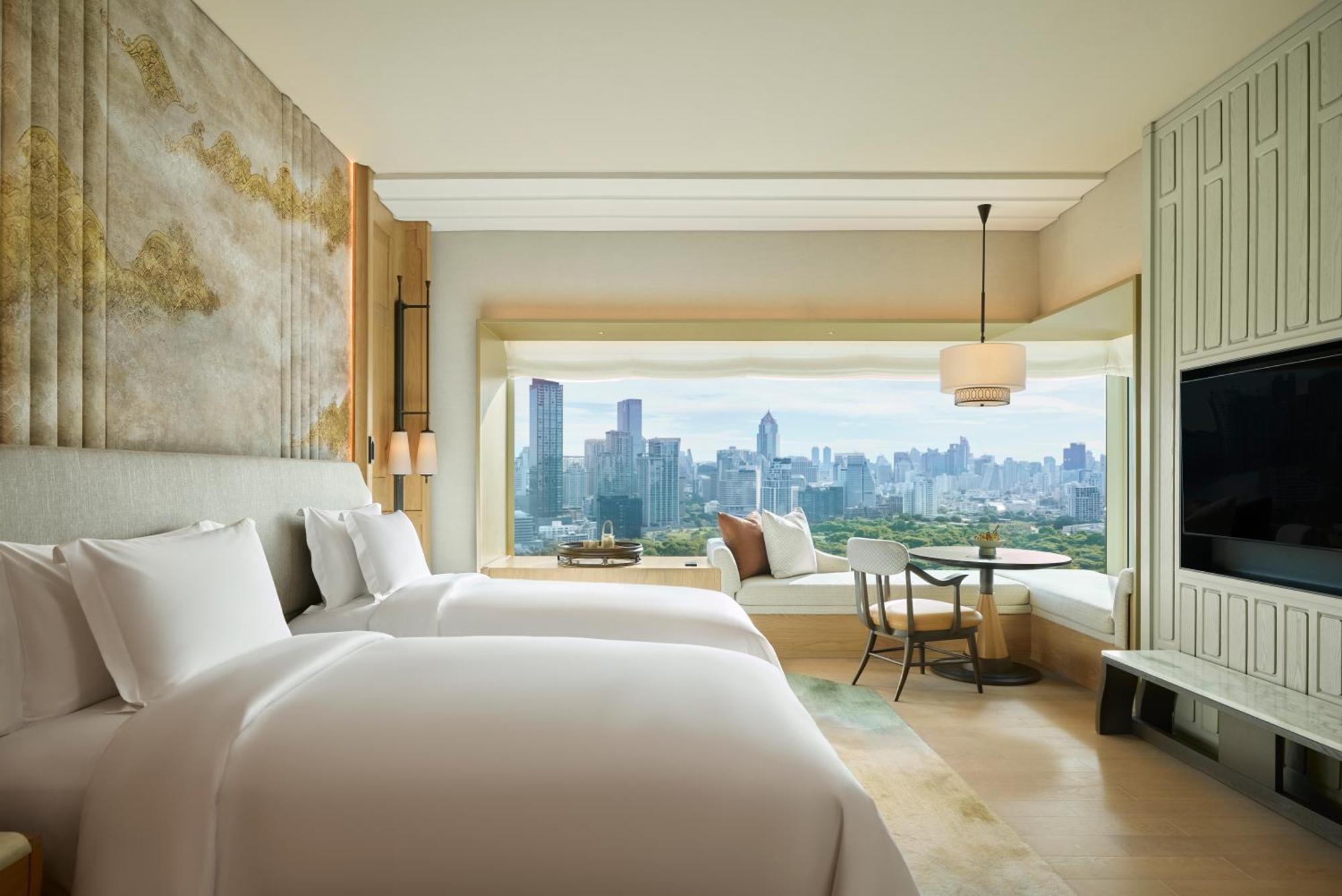 Deluxe Corner Room with Twin Beds