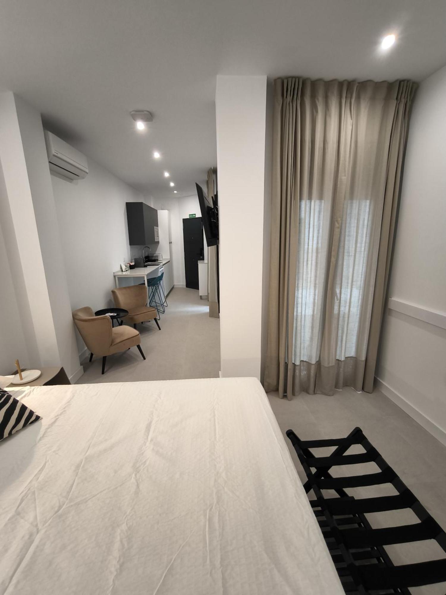 Estudio con 1 cama grande