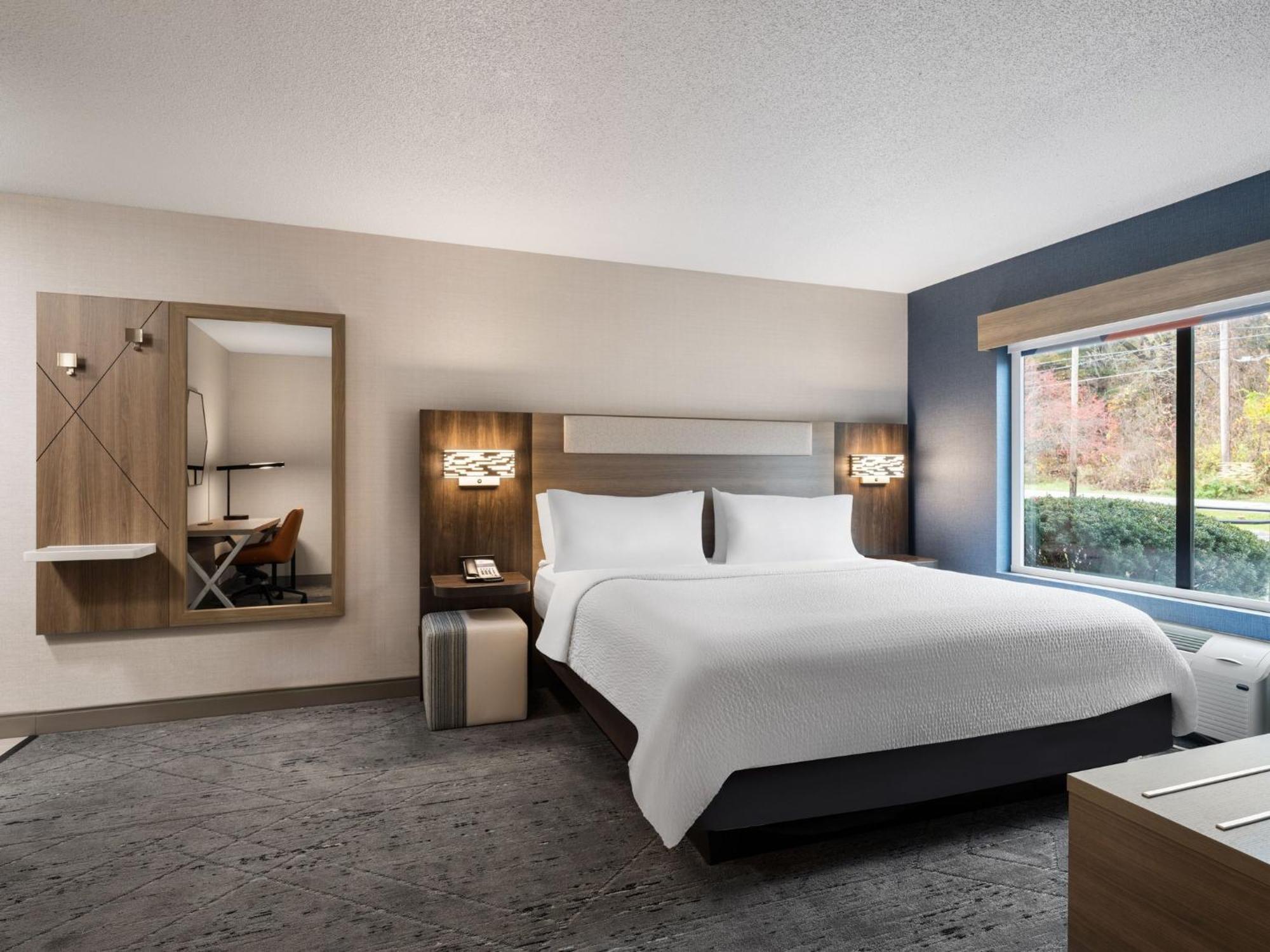 Standard King Room with Extra Floor Space,1616452737:JPEG
