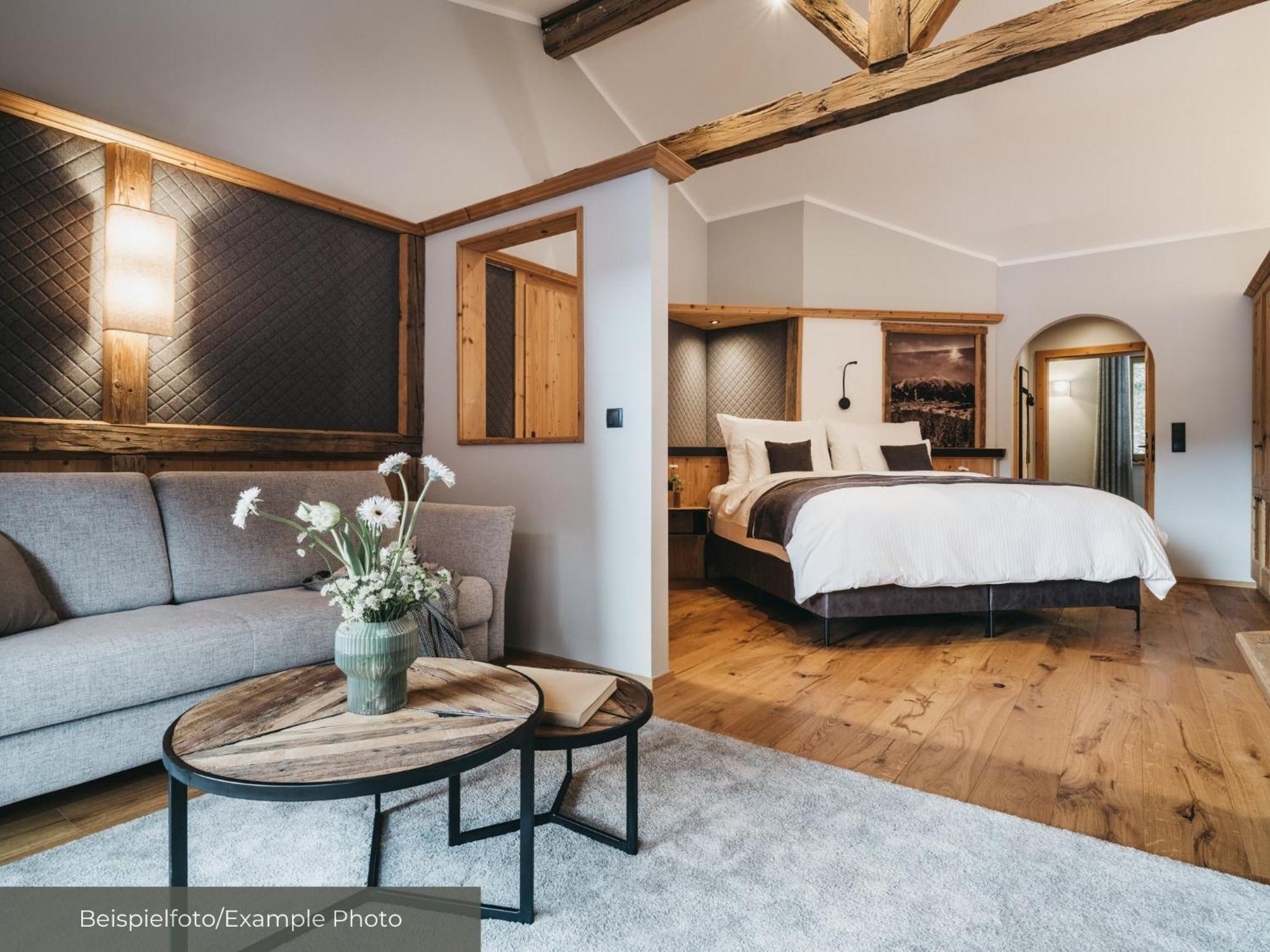 Grand Deluxe Room