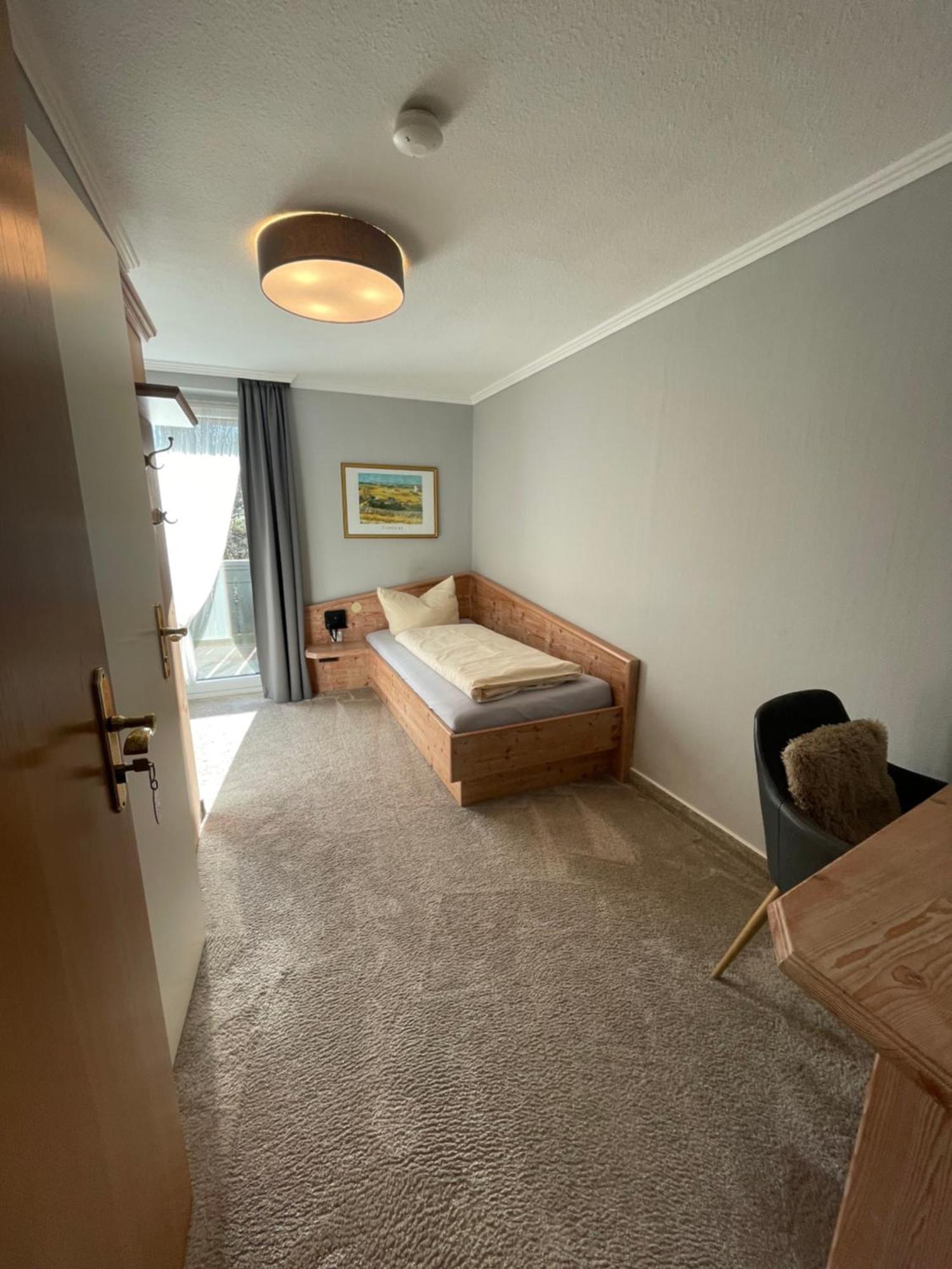 Single Room,1622016271:JPEG