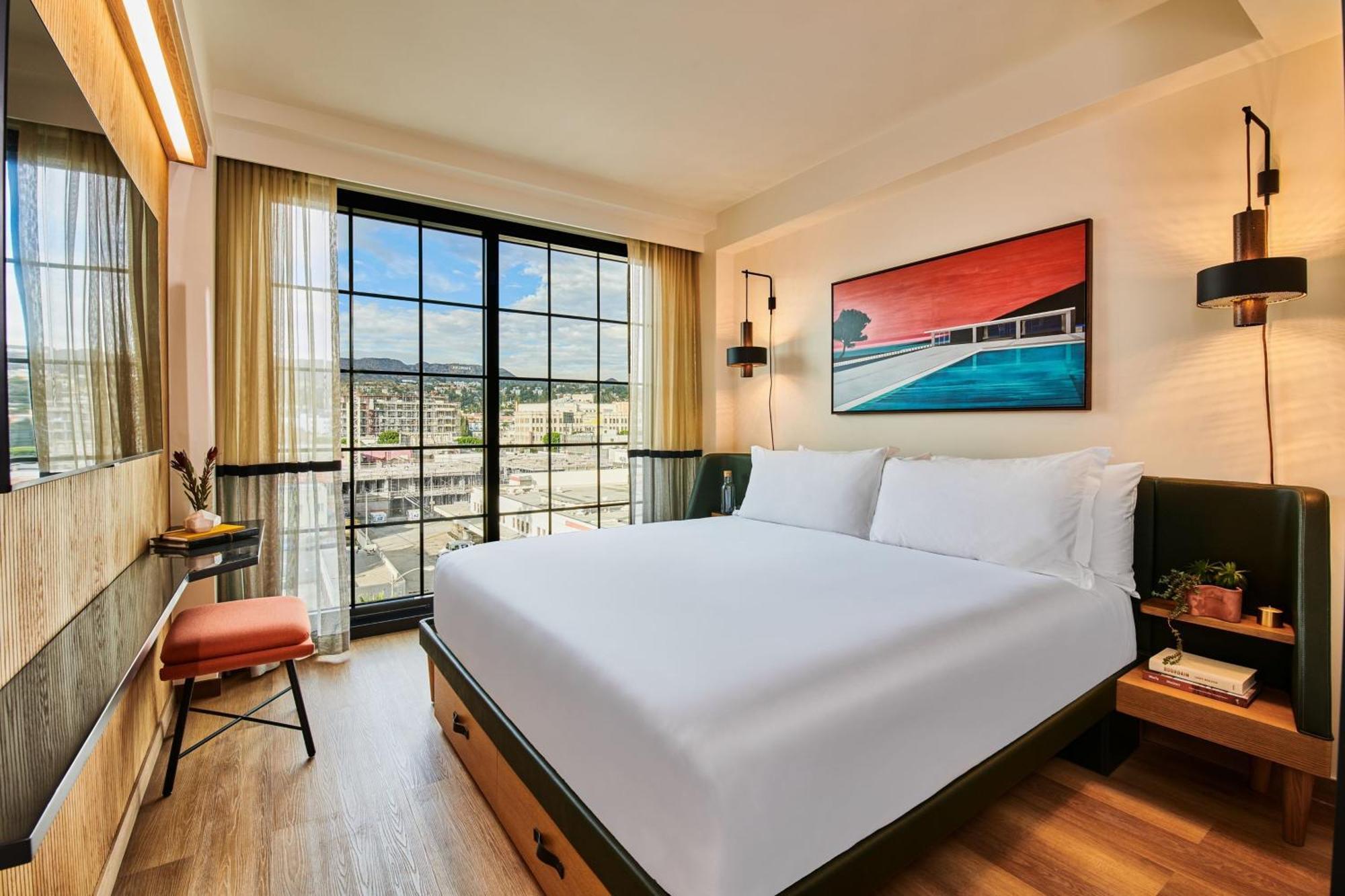 King Room with Hollywood Hills View,1634479237:JPEG