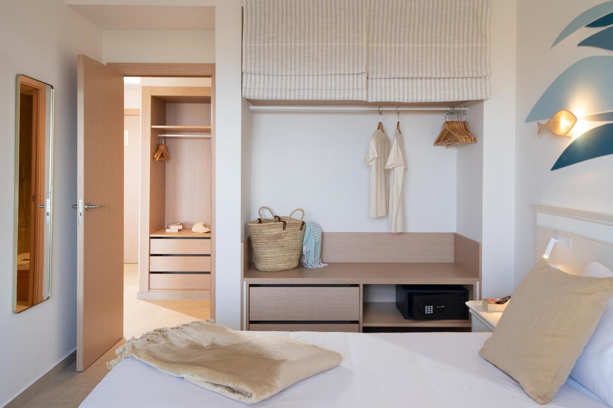 Suite met Zijdelings Uitzicht op Zee