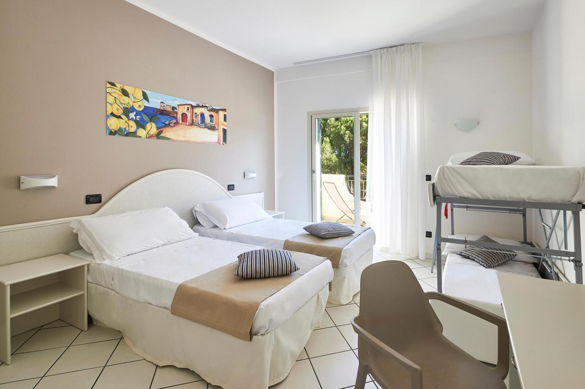 Comfort Quadruple Room with Garden View,1630871686:JPEG