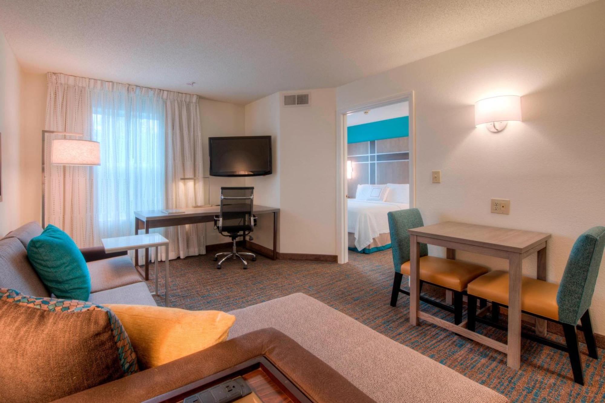 One-Bedroom Queen Suite,1632997625:JPEG