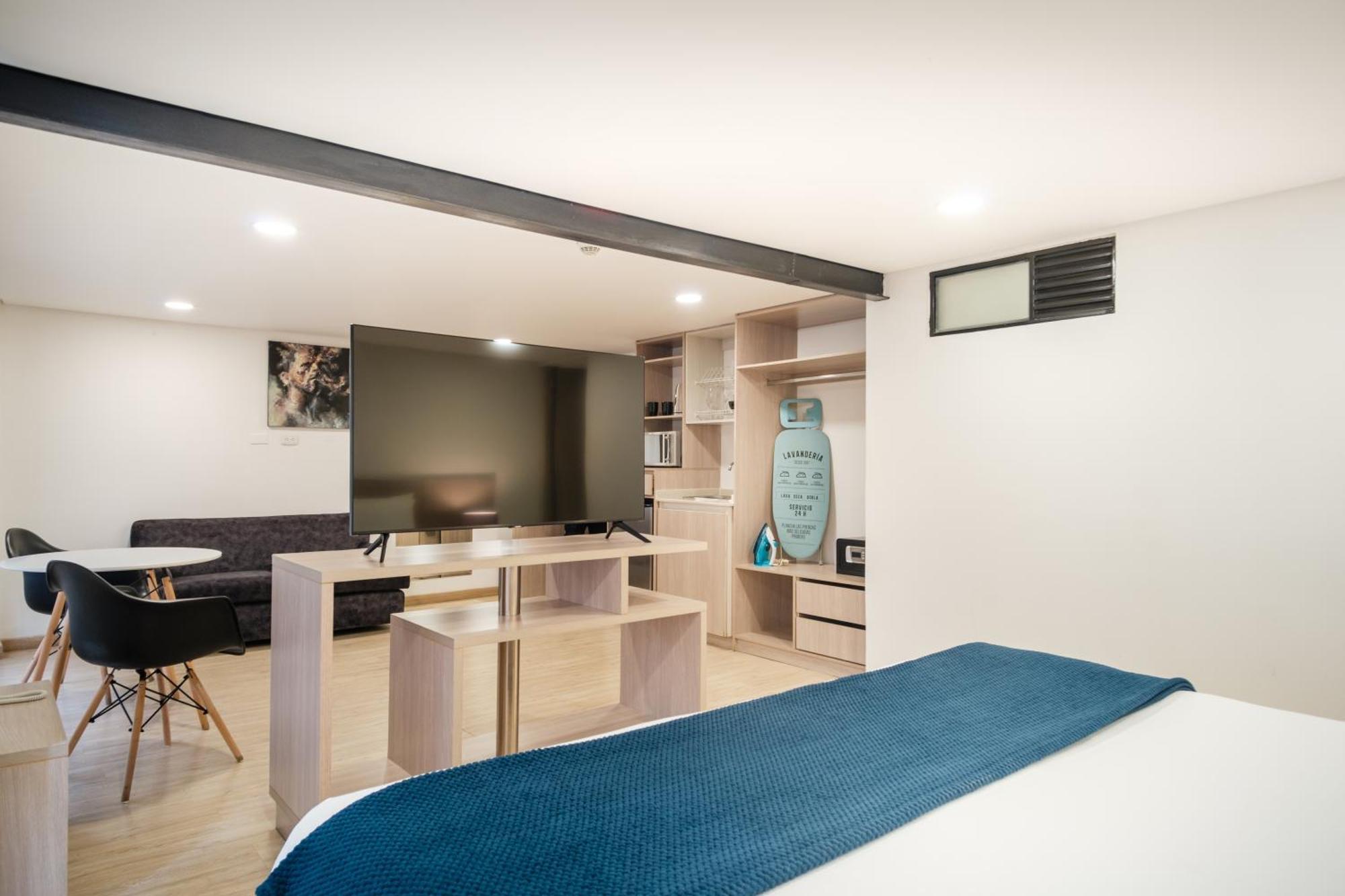 Deluxe King Suite