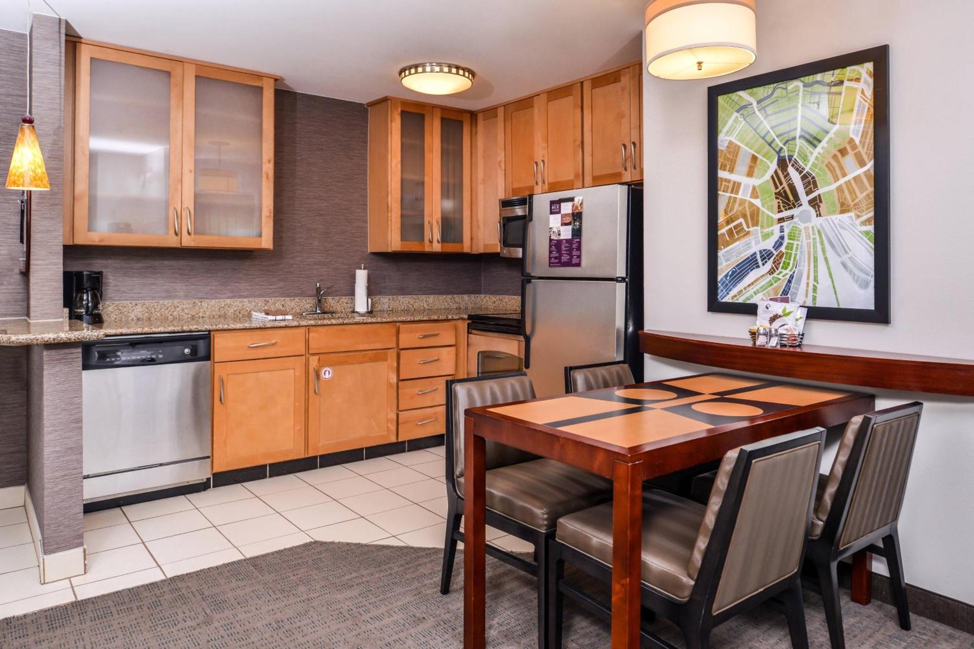 Two-Bedroom Suite,1636003948:JPEG