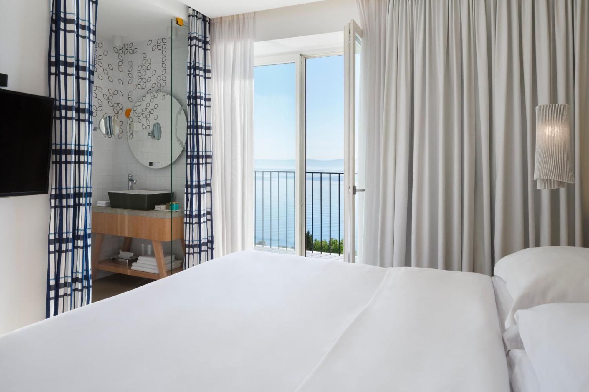 Standard Double Room with Balcony and Sea View,1641066639:JPEG