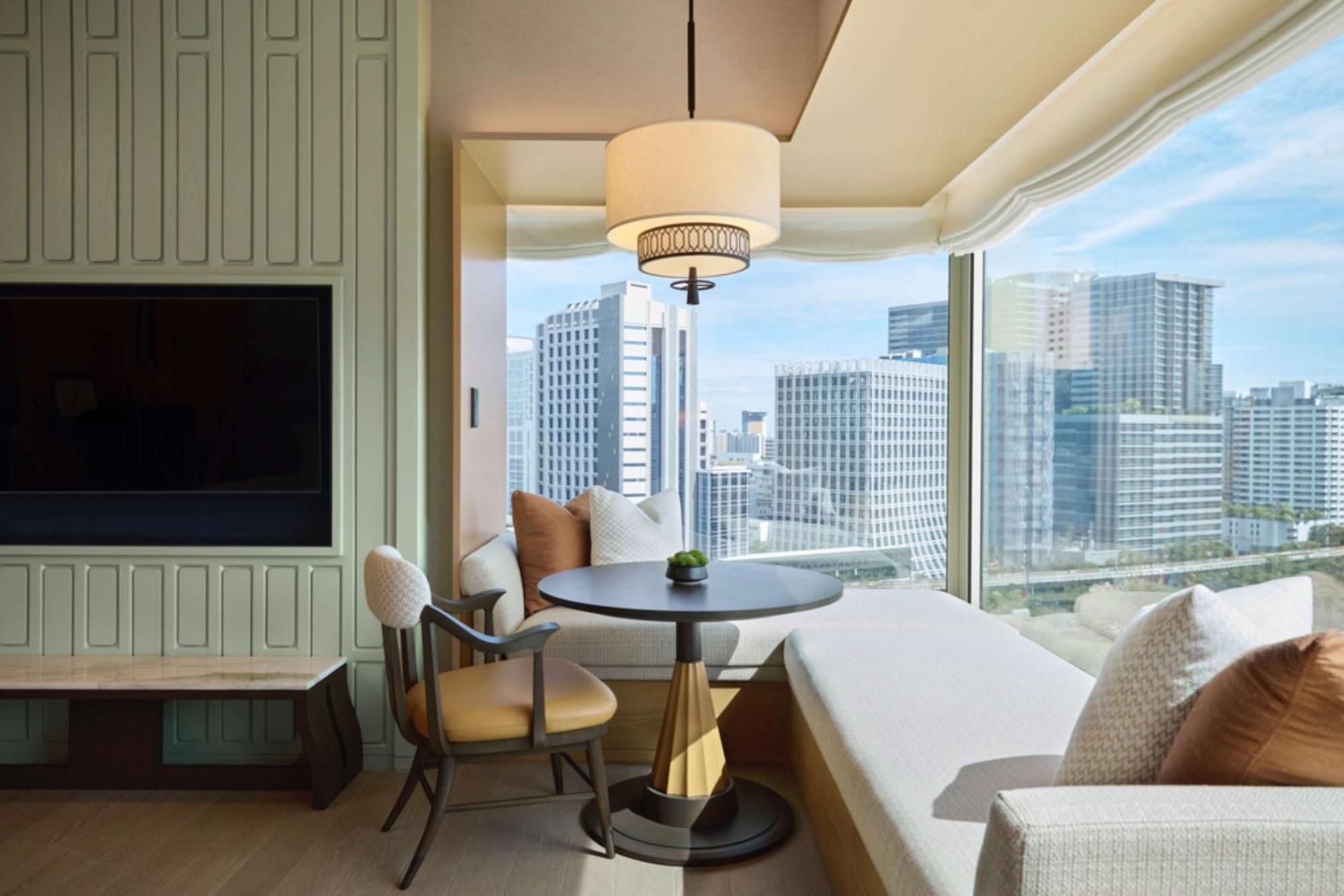 Deluxe Corner Room with King Bed