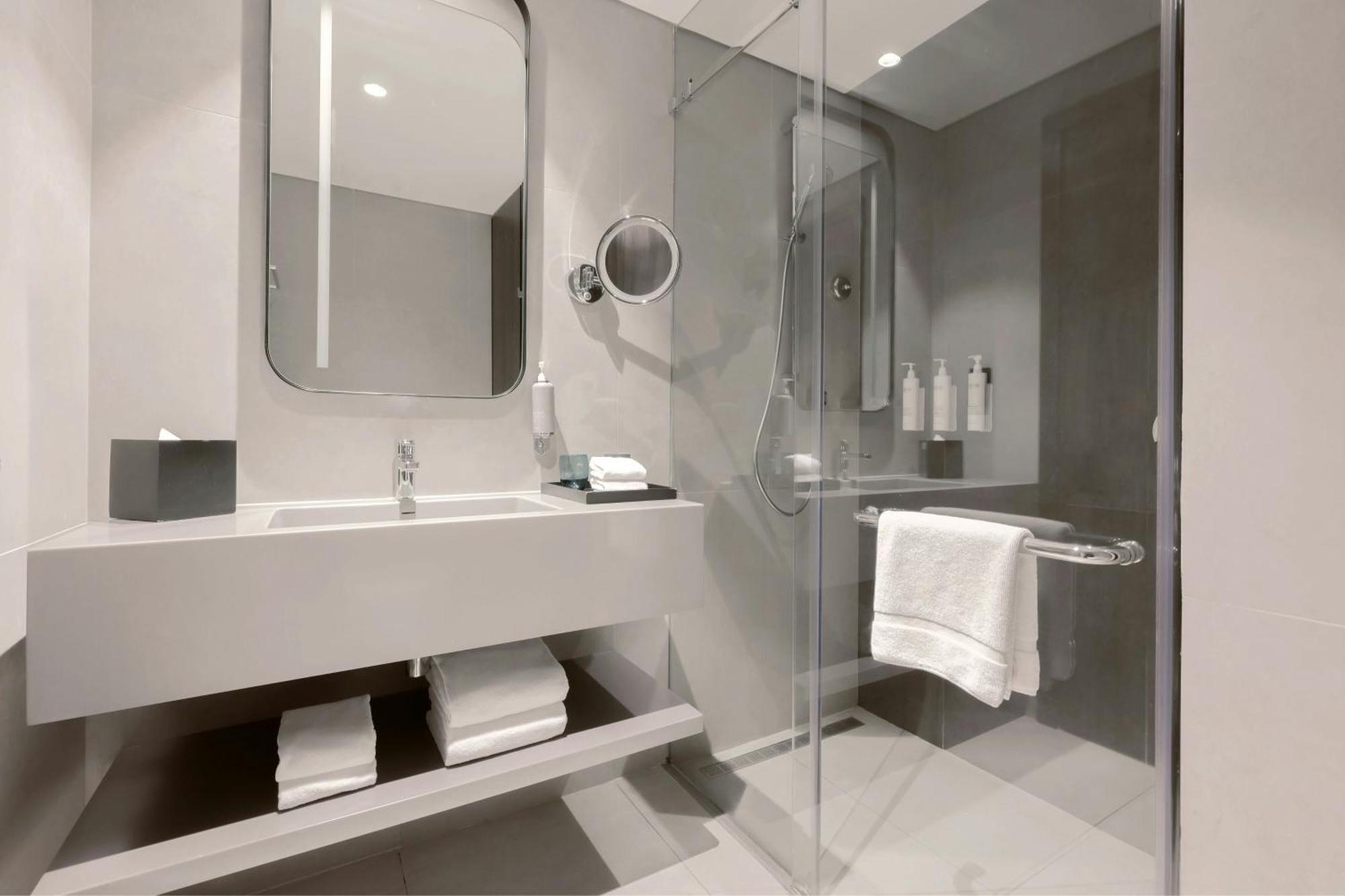 Superior Twin Room City View & Ladies Spa indulge more less,1643234436:JPEG