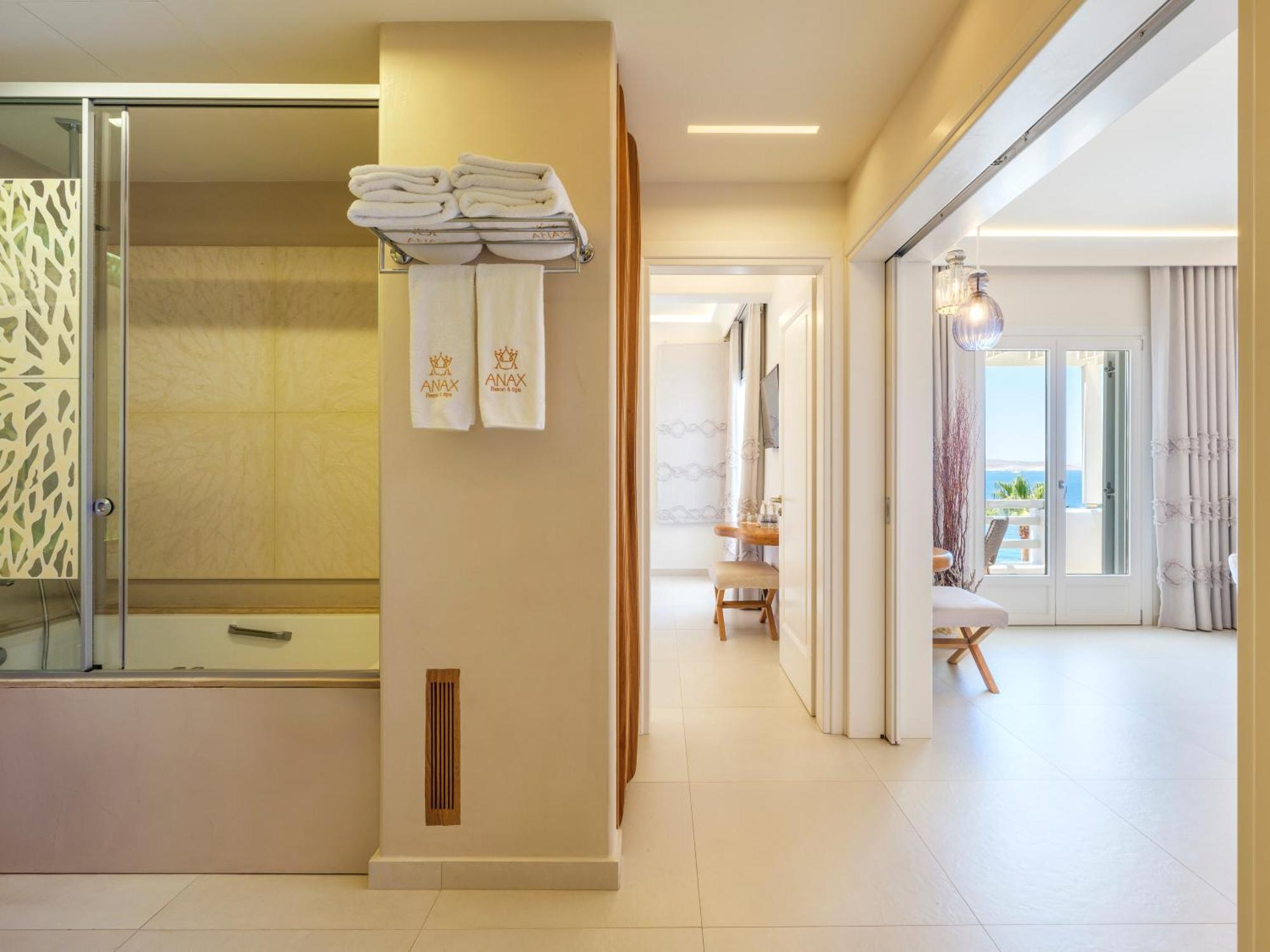 Executive Two Bedroom Suite with Side Sea View,1659494919:JPEG
