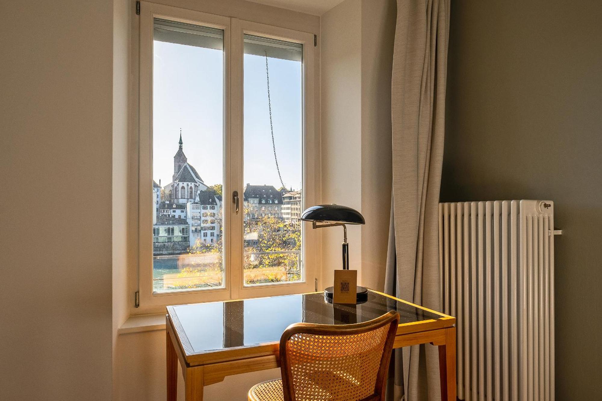 Junior Suite  with View to Rhine River,1662397459:JPEG