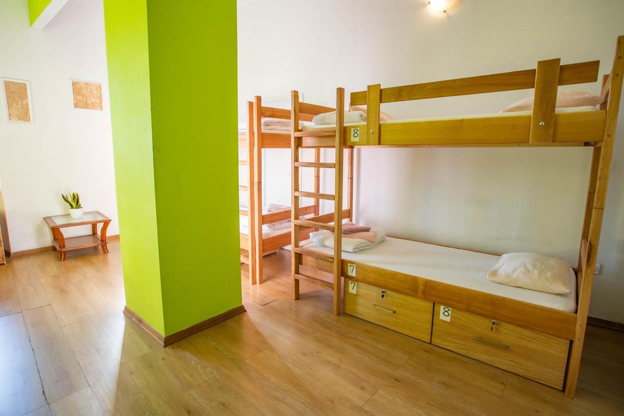 Cama en habitación compartida mixta de 4 camas