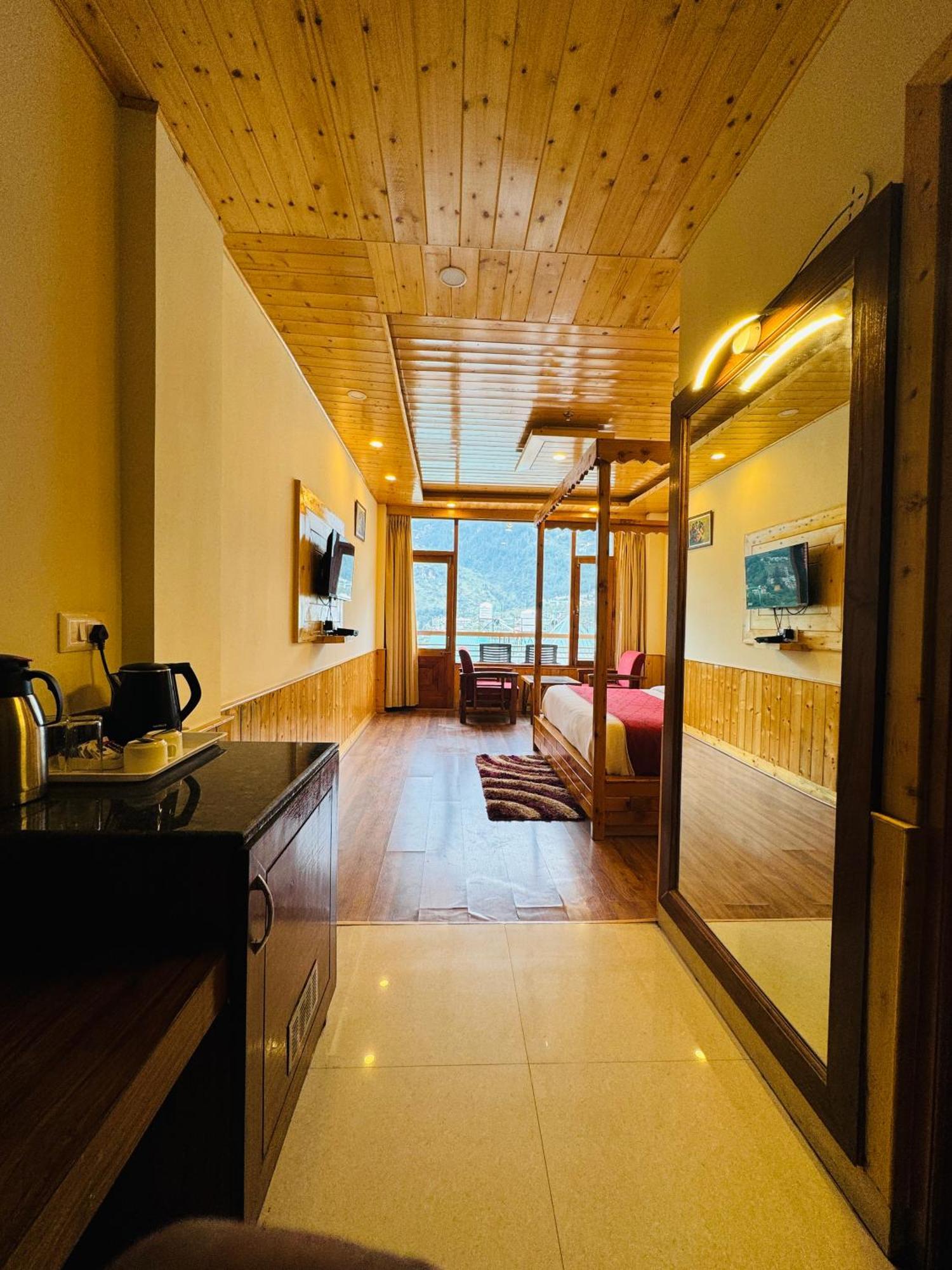 Superior King Room